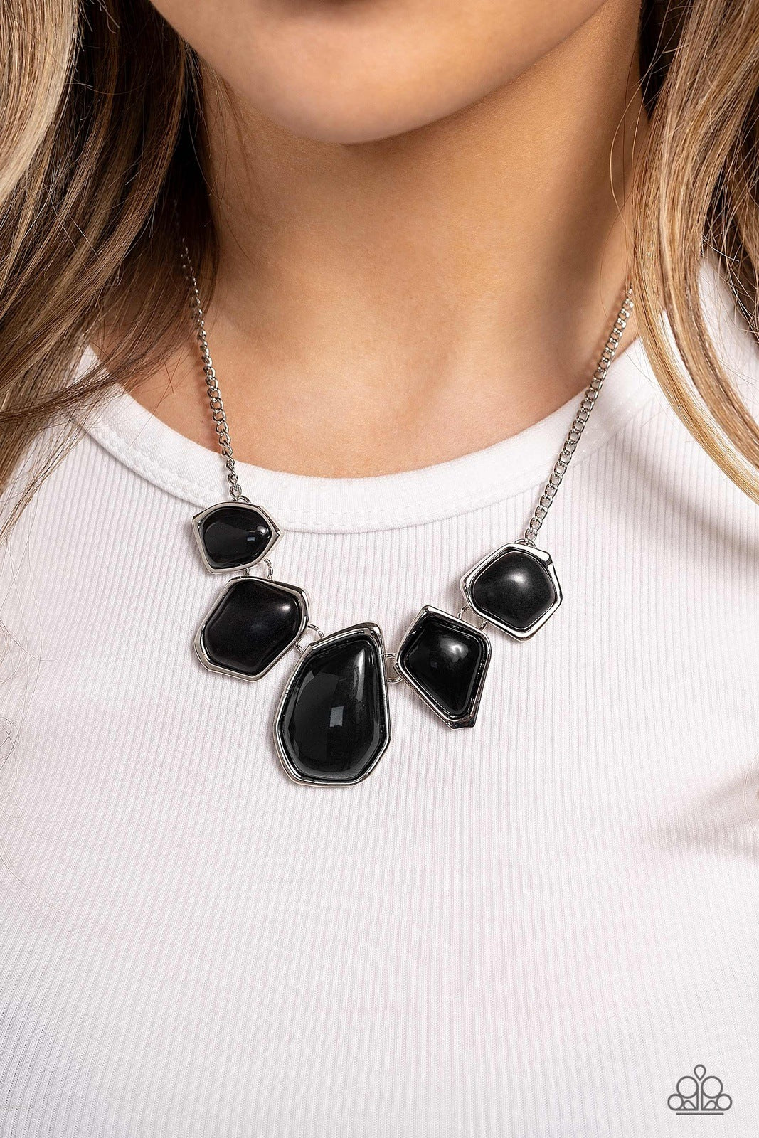 BEYOND THE BADLANDS BLACK-NECKLACE