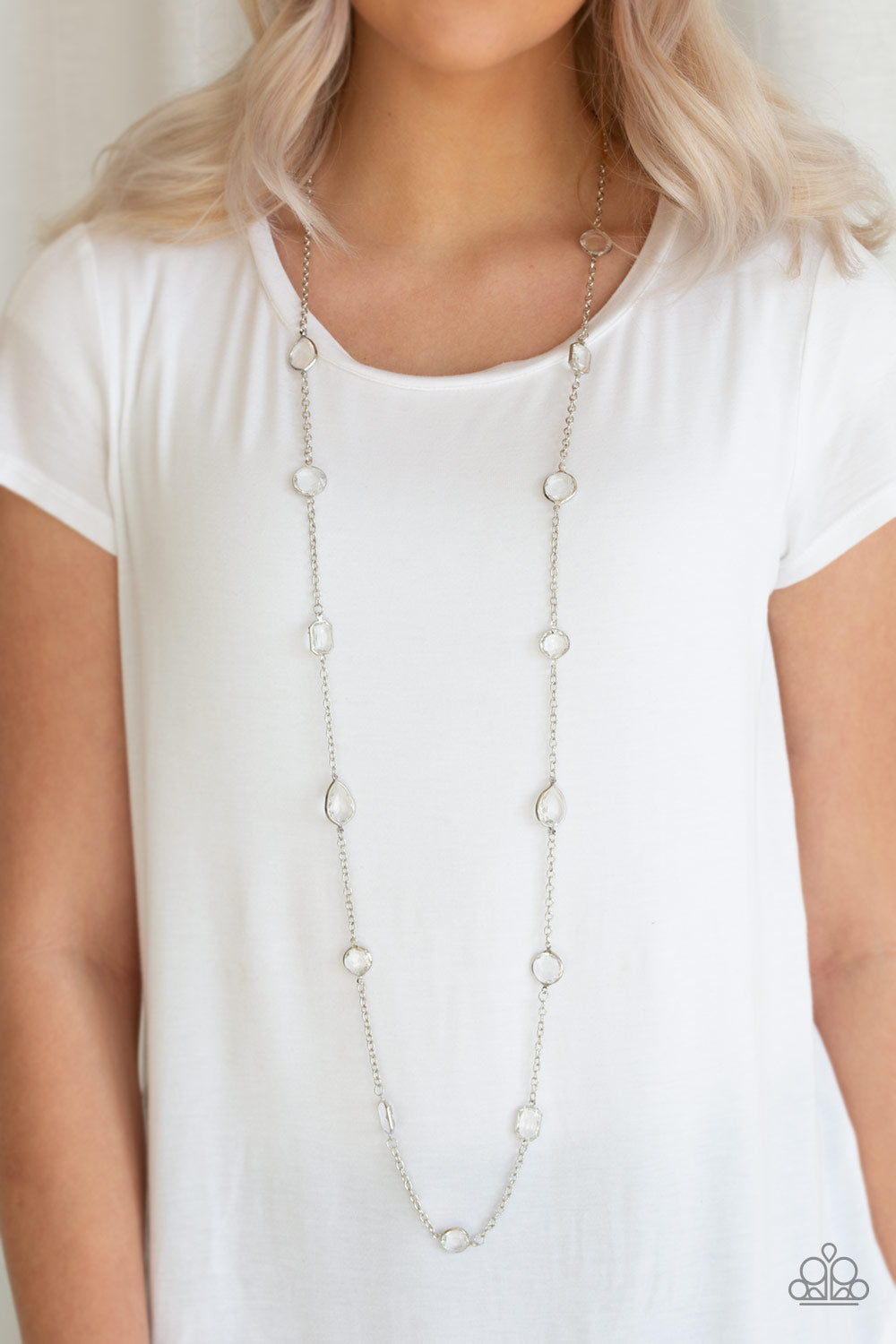 GLASSY GLAMOROUS WHITE-NECKLACE