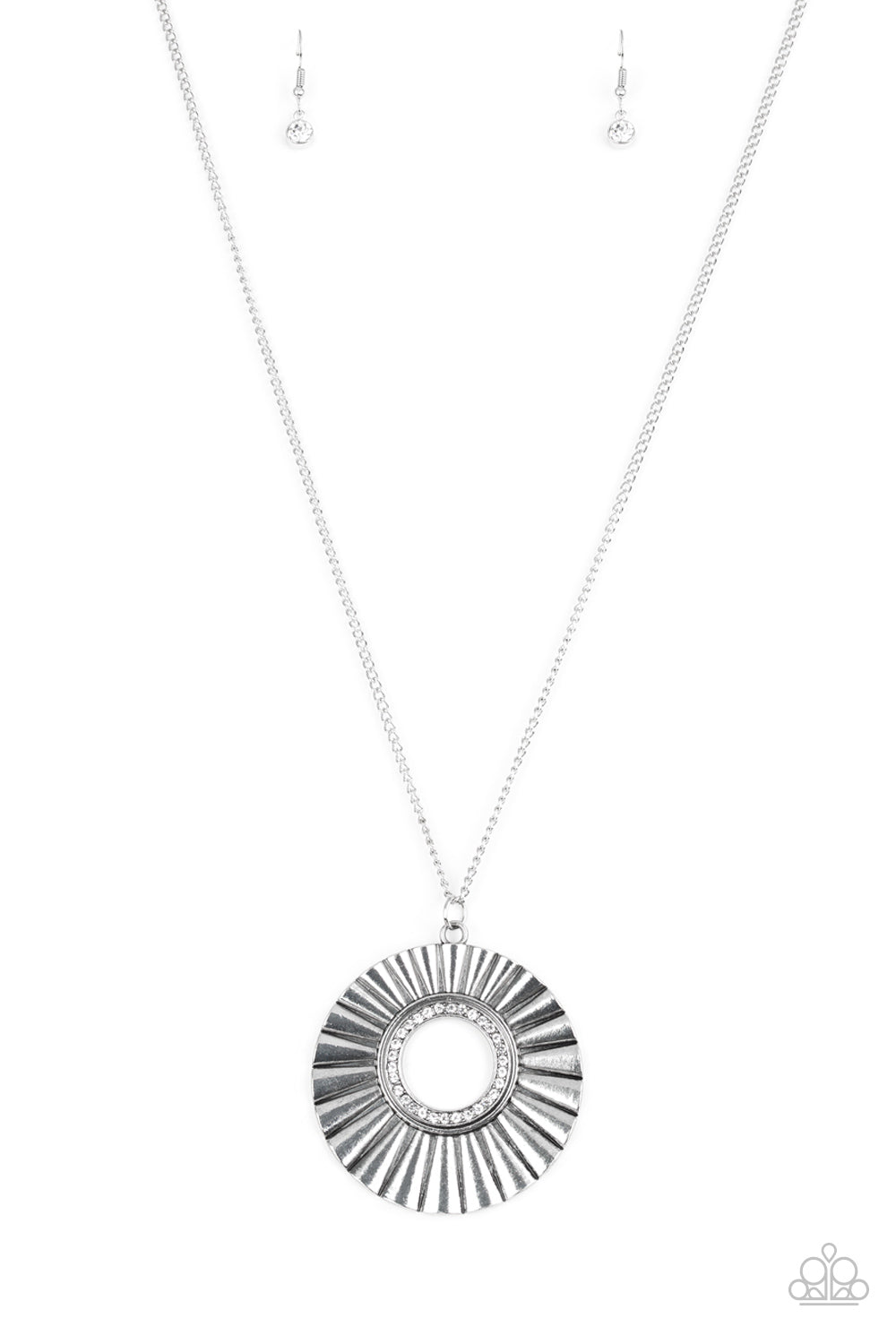 CHICLY CENTERED WHITE-NECKLACE