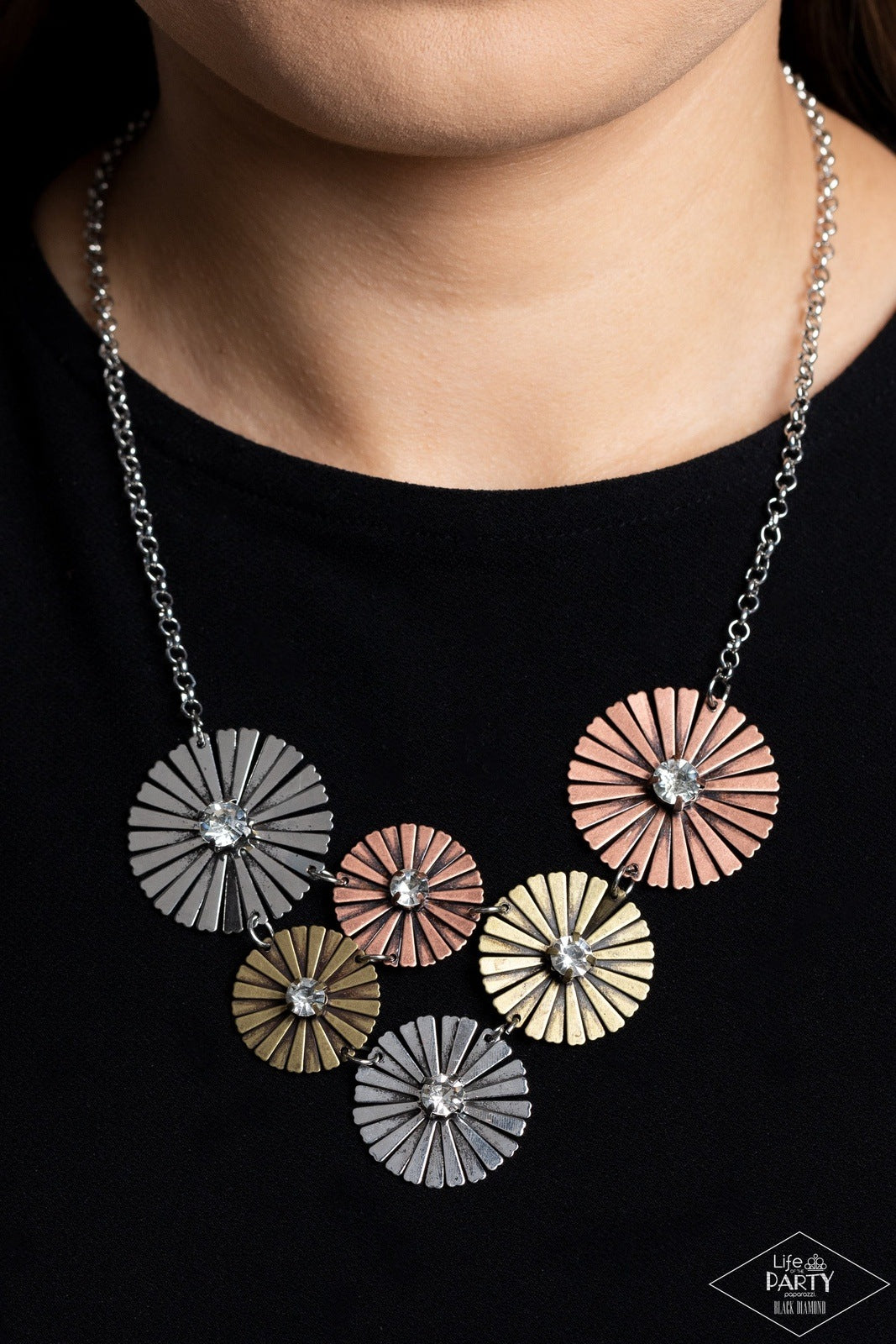 FLAUNTABLE FANFARE MULTI-NECKLACE