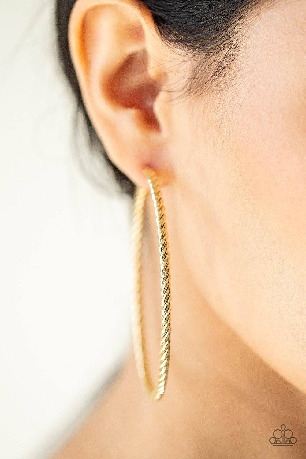 RESIST THE TWIST GOLD-EARRINGS