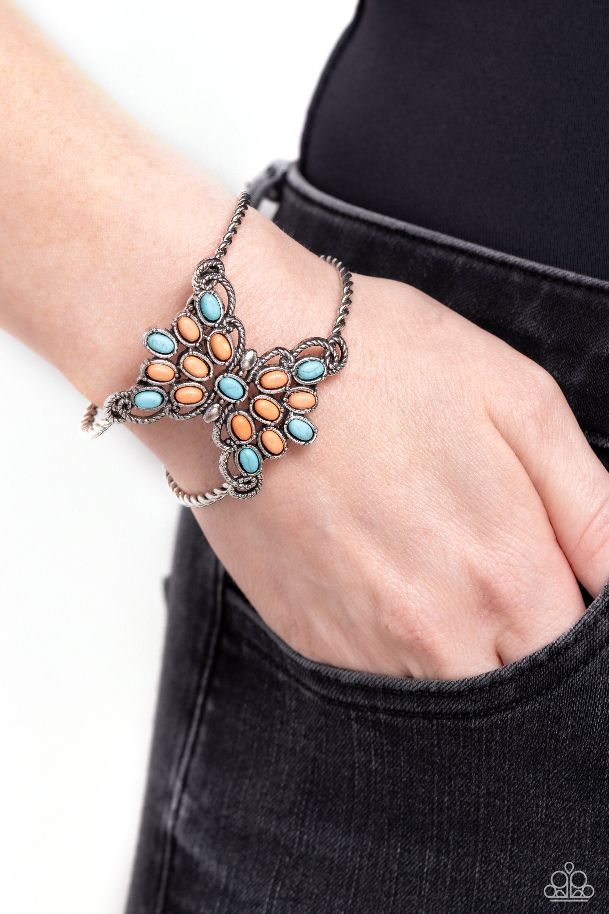 PLEASANTLY PLAINS MULTI-BRACELET