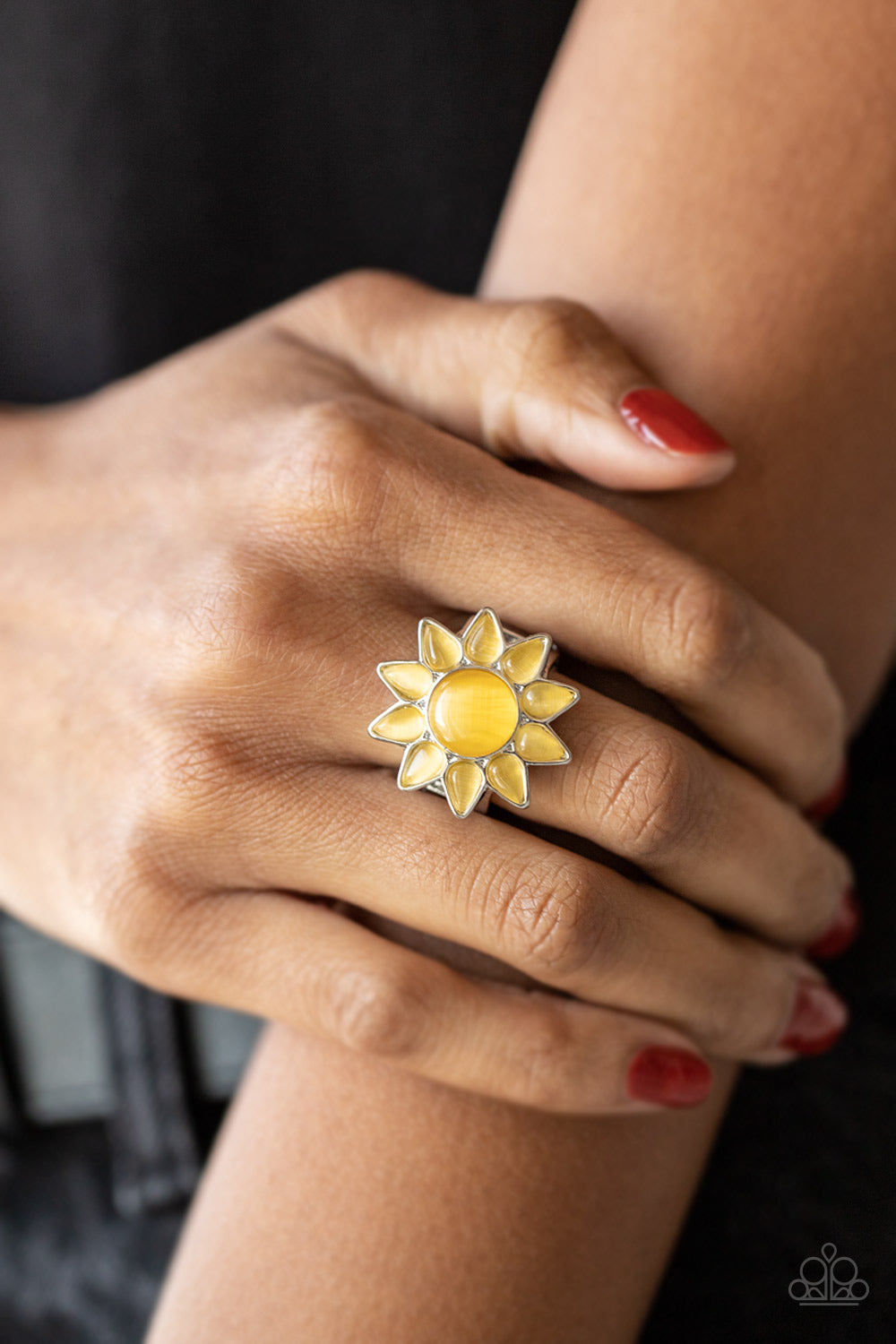 BLOSSOMING SUNBEAMS YELLOW-RING