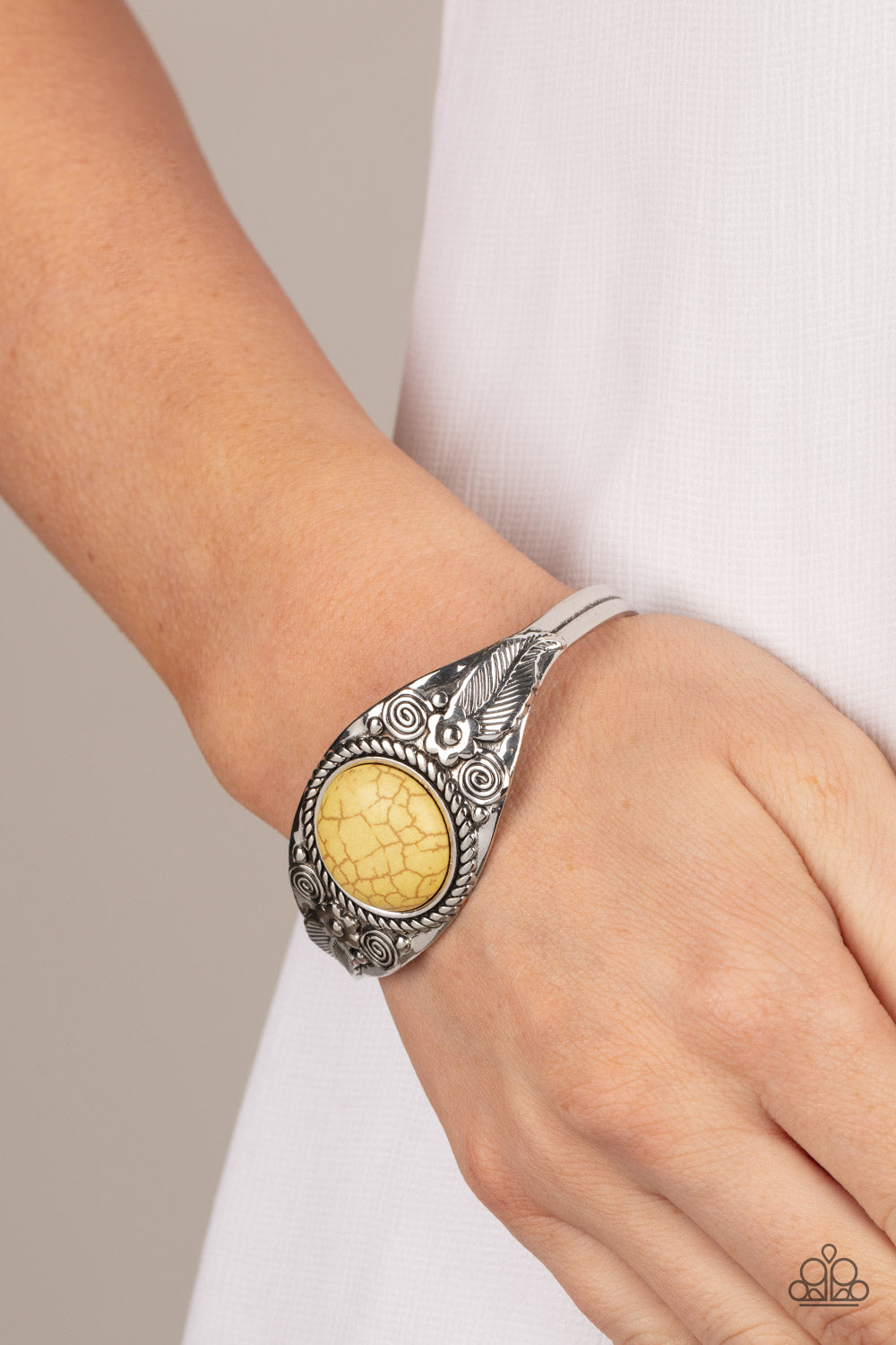 WHIMSICALLY WINSLOW YELLOW-BRACELET