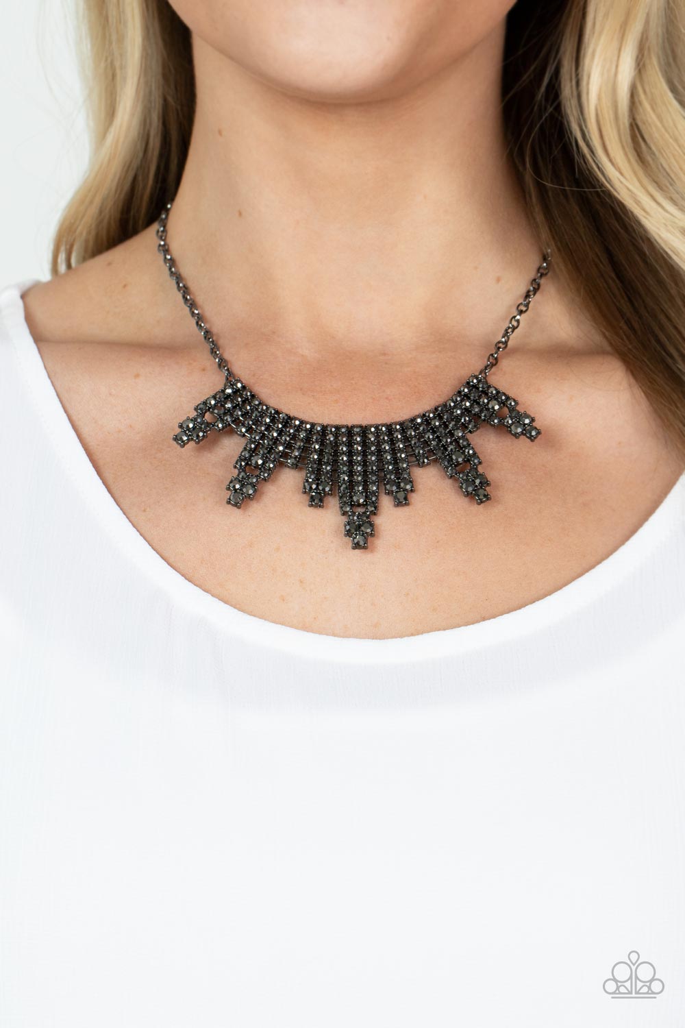 SKYSCRAPING SPARKLE BLACK-NECKLACE