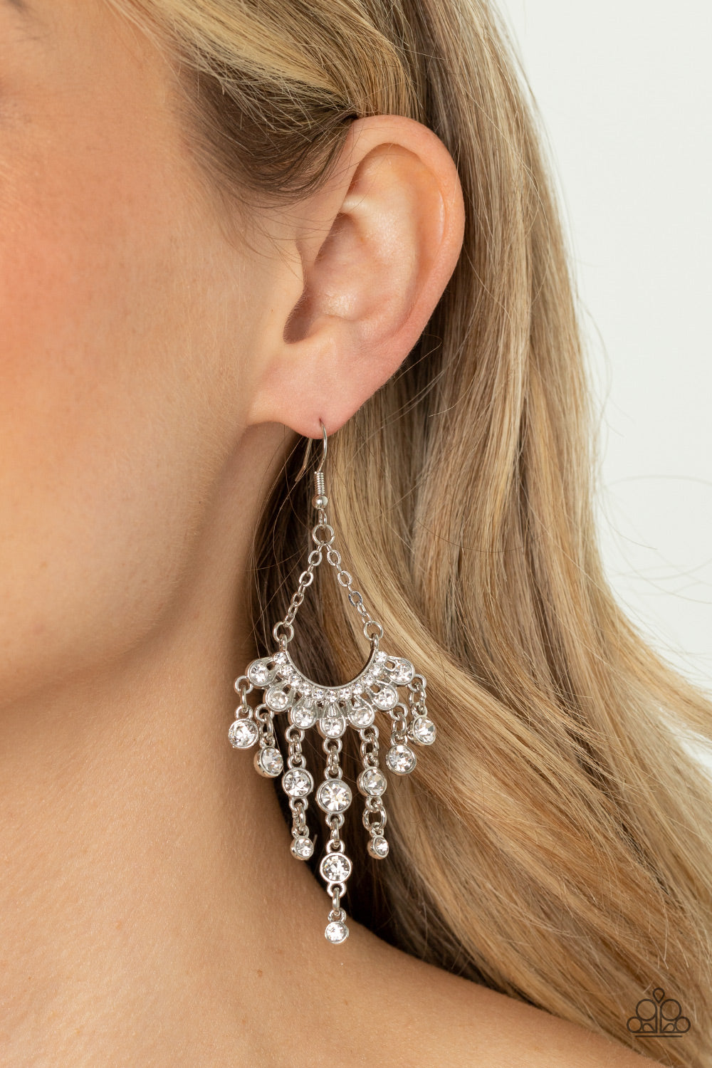 COMMANDING CANDESCENCE WHITE-EARRINGS