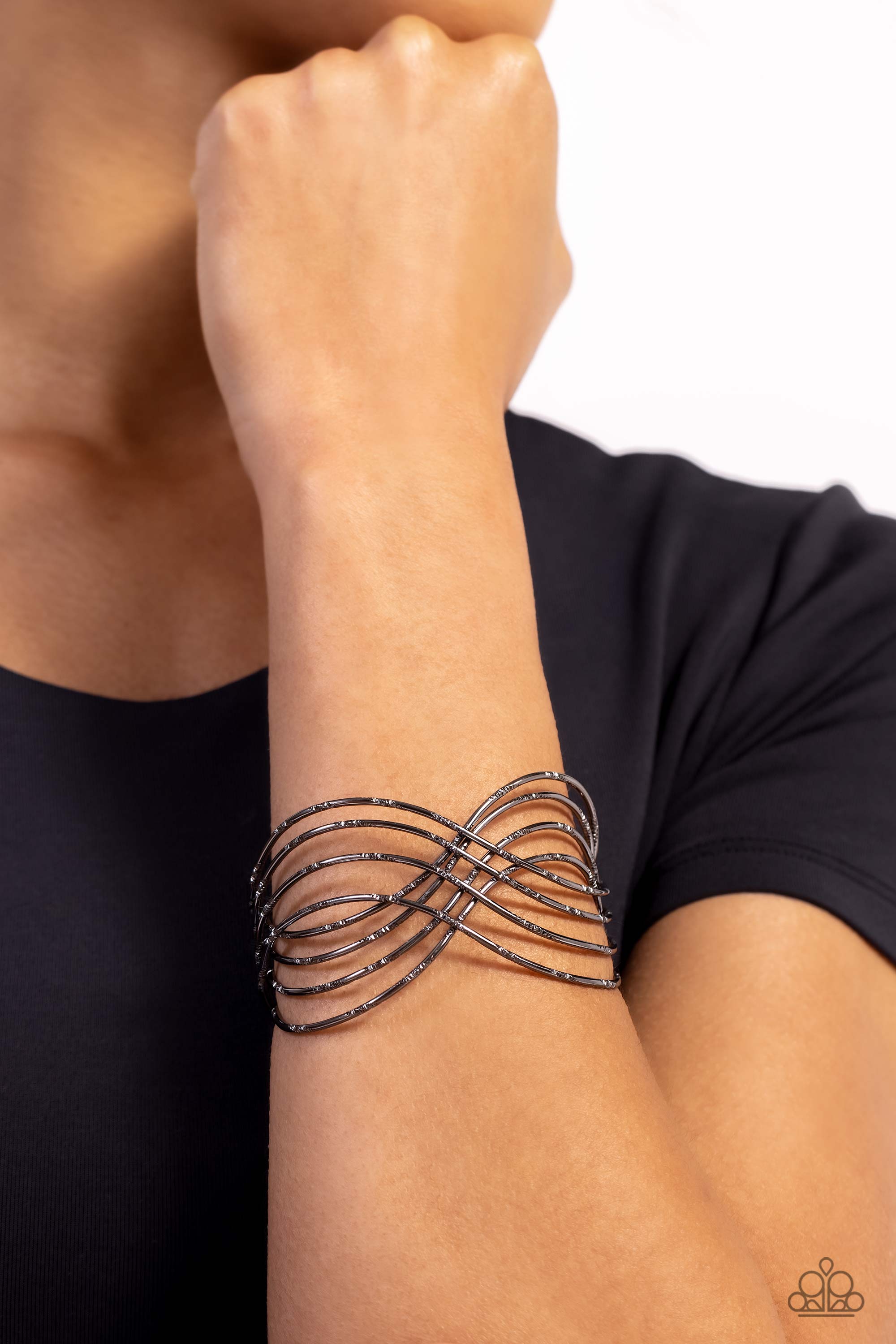 WIRE AWAY BLACK-BRACELET