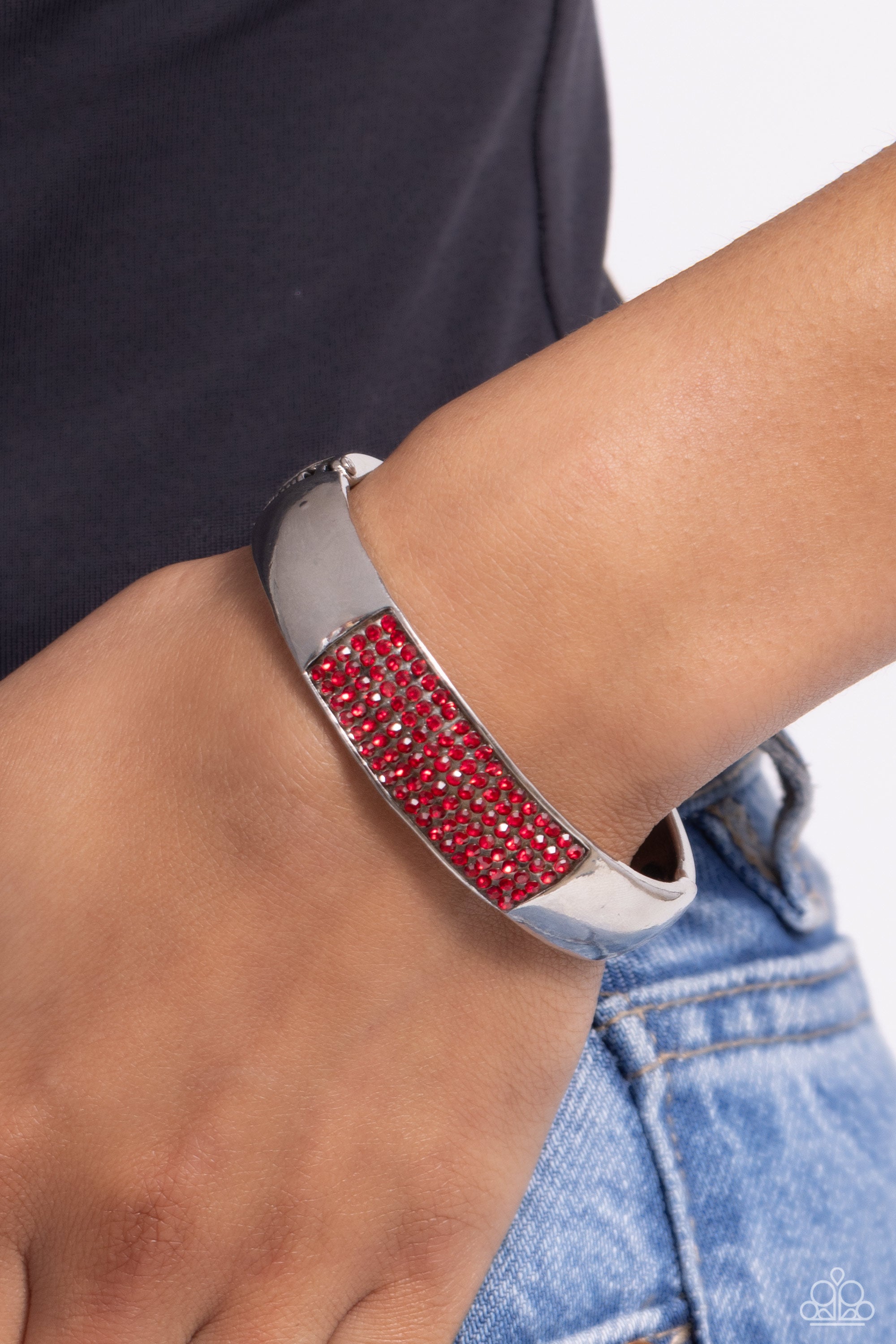 RECORD-BREAKING BLING RED-BRACELET