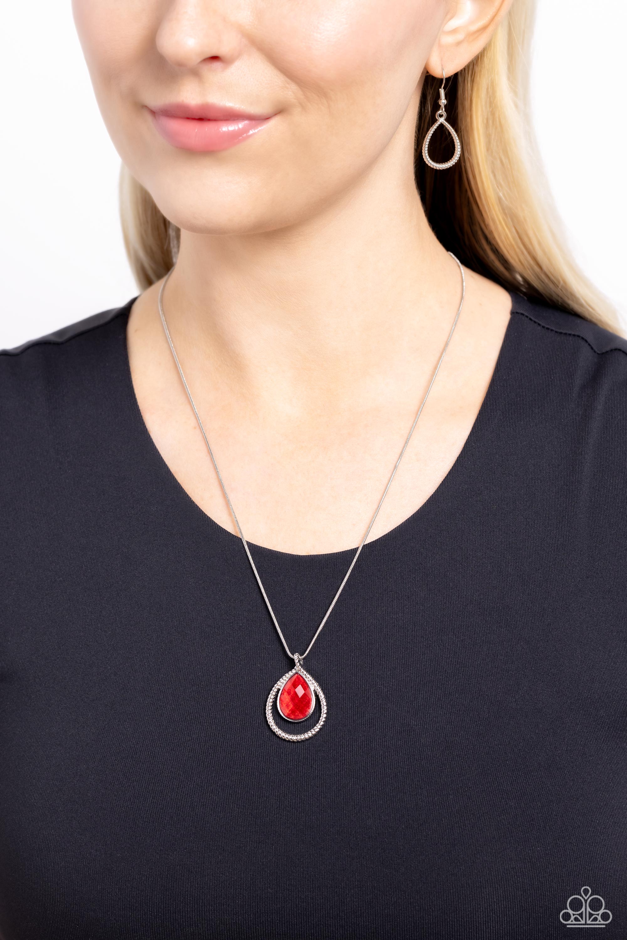 GORGEOUSLY GLIMMERING RED-NECKLACE