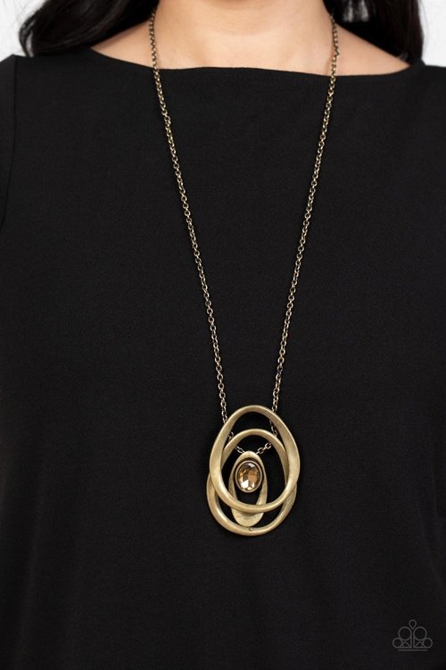 LUMINOUS LABYRINTH BRASS-NECKLACE