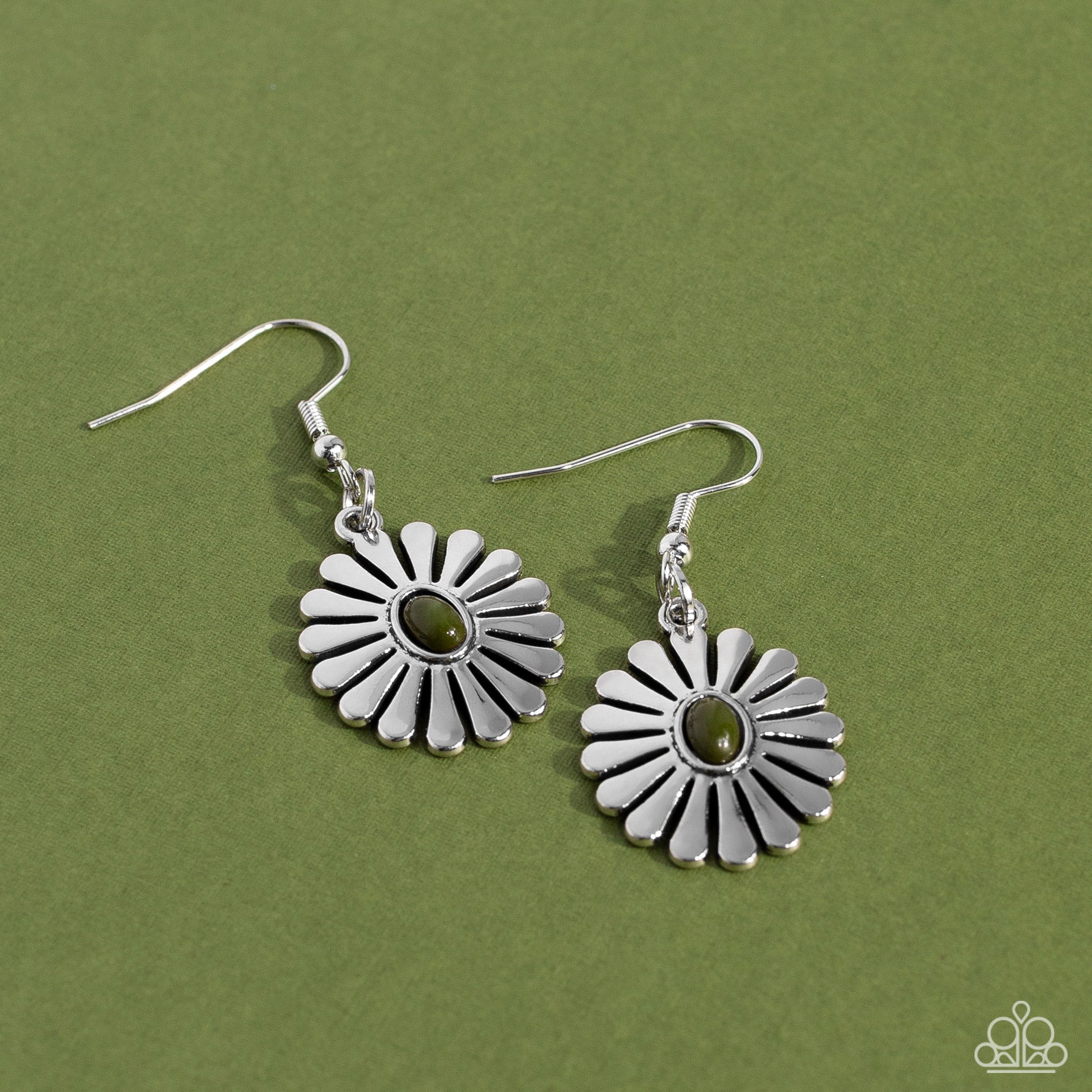 DELECTABLY DAISY GREEN-EARRINGS