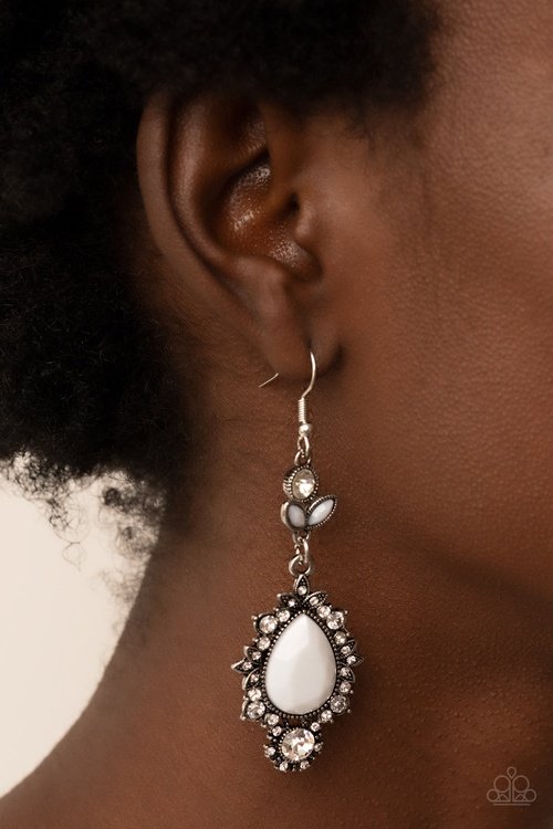 SELFIE-ESTEEM WHITE-EARRINGS