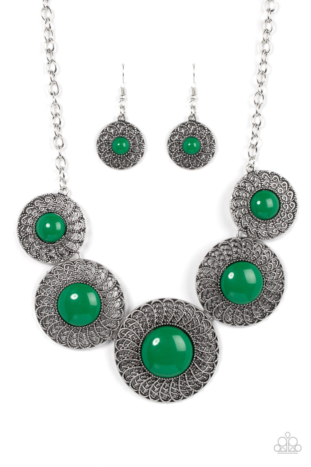 DETAIL ORIENTATED GREEN-NECKLACE