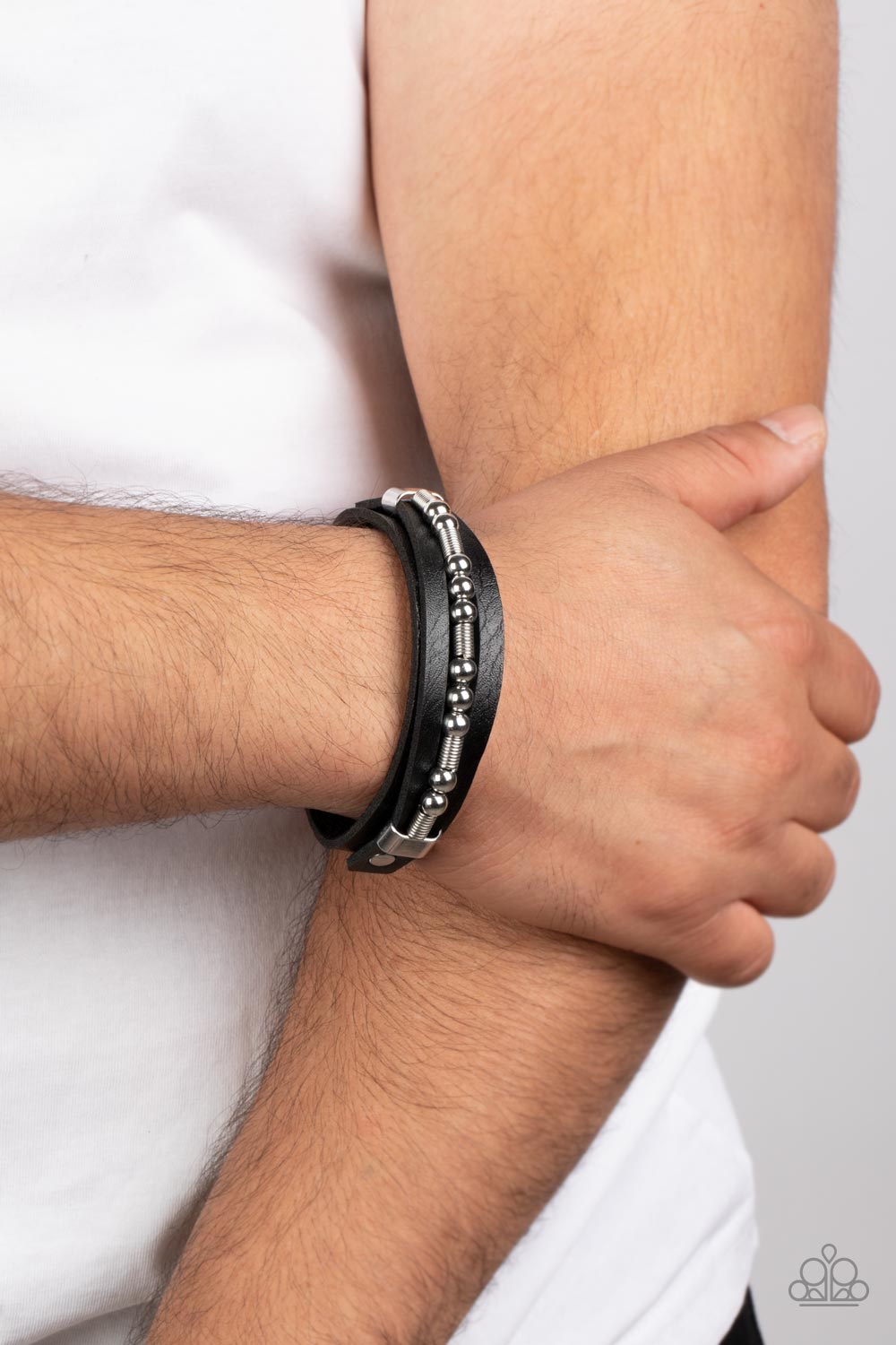 EASY ON THE HARDWARE BLACK-BRACELET