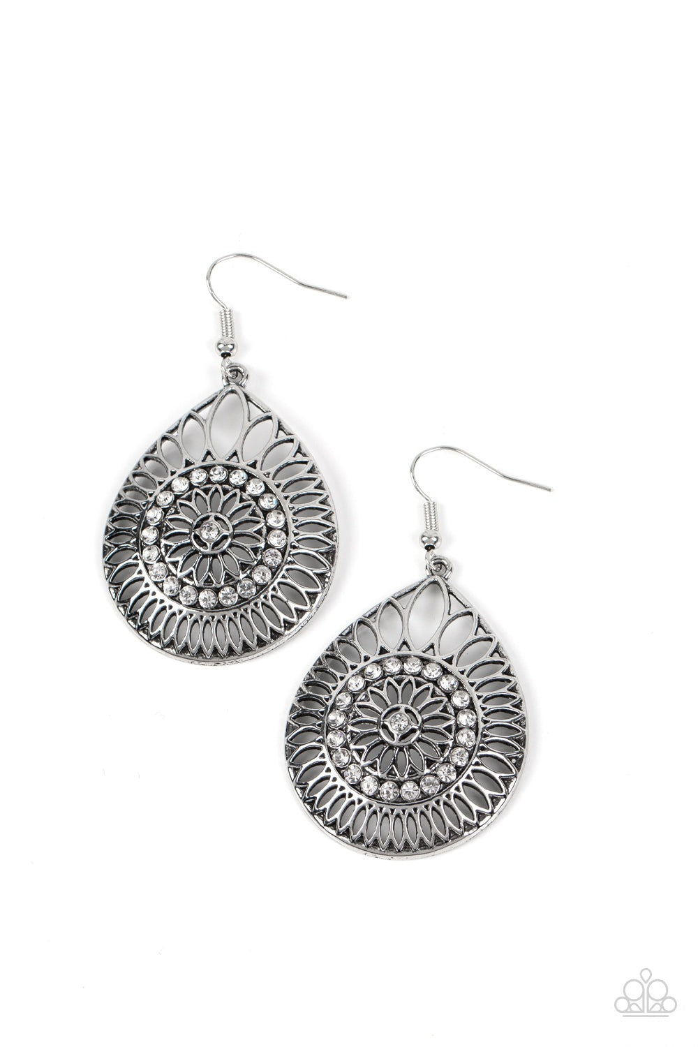 SUMMER SOJOURN WHITE-EARRINGS