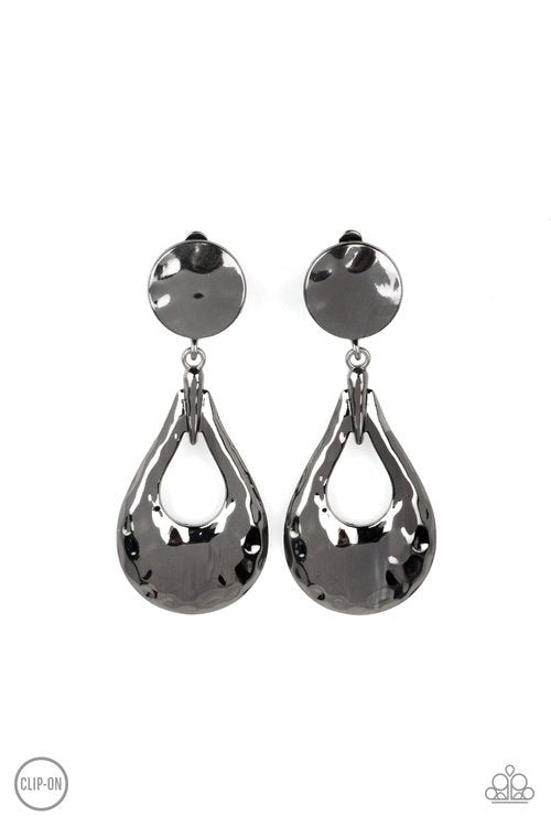 METALLIC MAGIC BLACK-EARRINGS