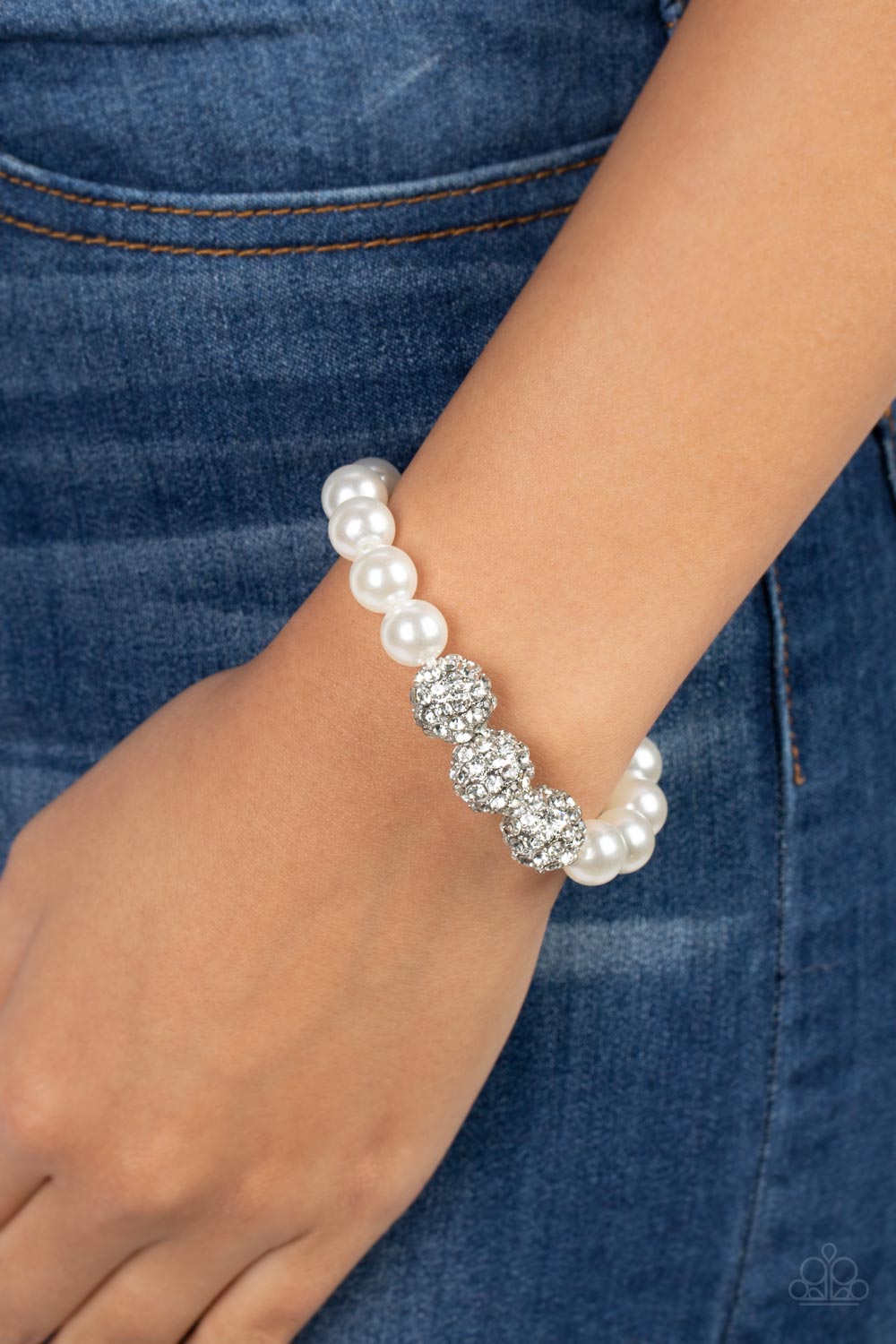 BREATHTAKING BALL WHITE-BRACELET