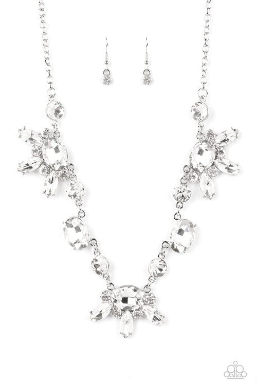 GLOW TROTTING TWINKLE WHITE-NECKLACE