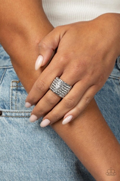 EDGY EFFULGENCE WHITE-RING