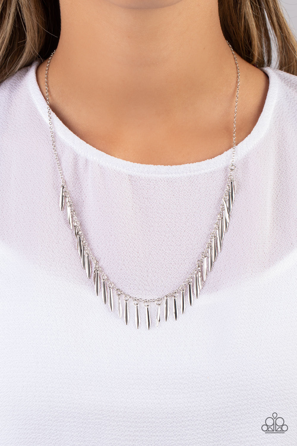 STRIKING SHEEN SILVER-NECKLACE