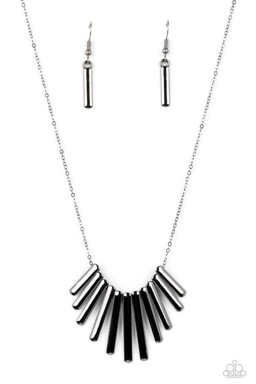 LEADING MANE BLACK-NECKLACE