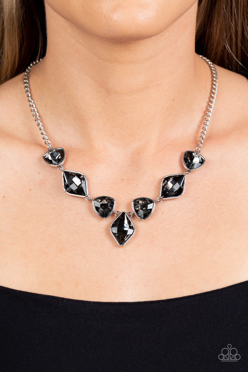 GLITTERING GEOMETRICS SILVER-NECKLACE