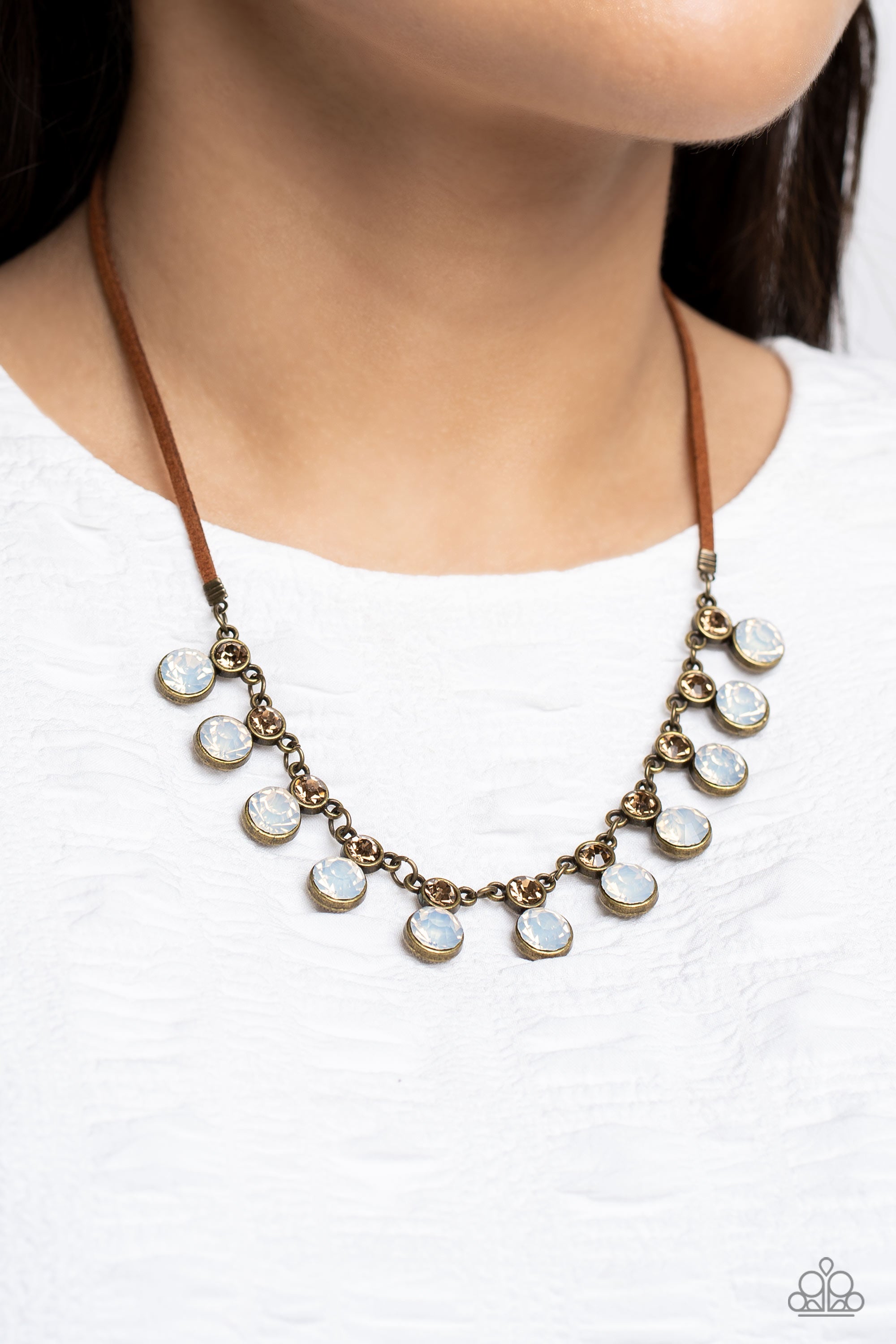 COLOR ME CHIC BRASS-NECKLACE