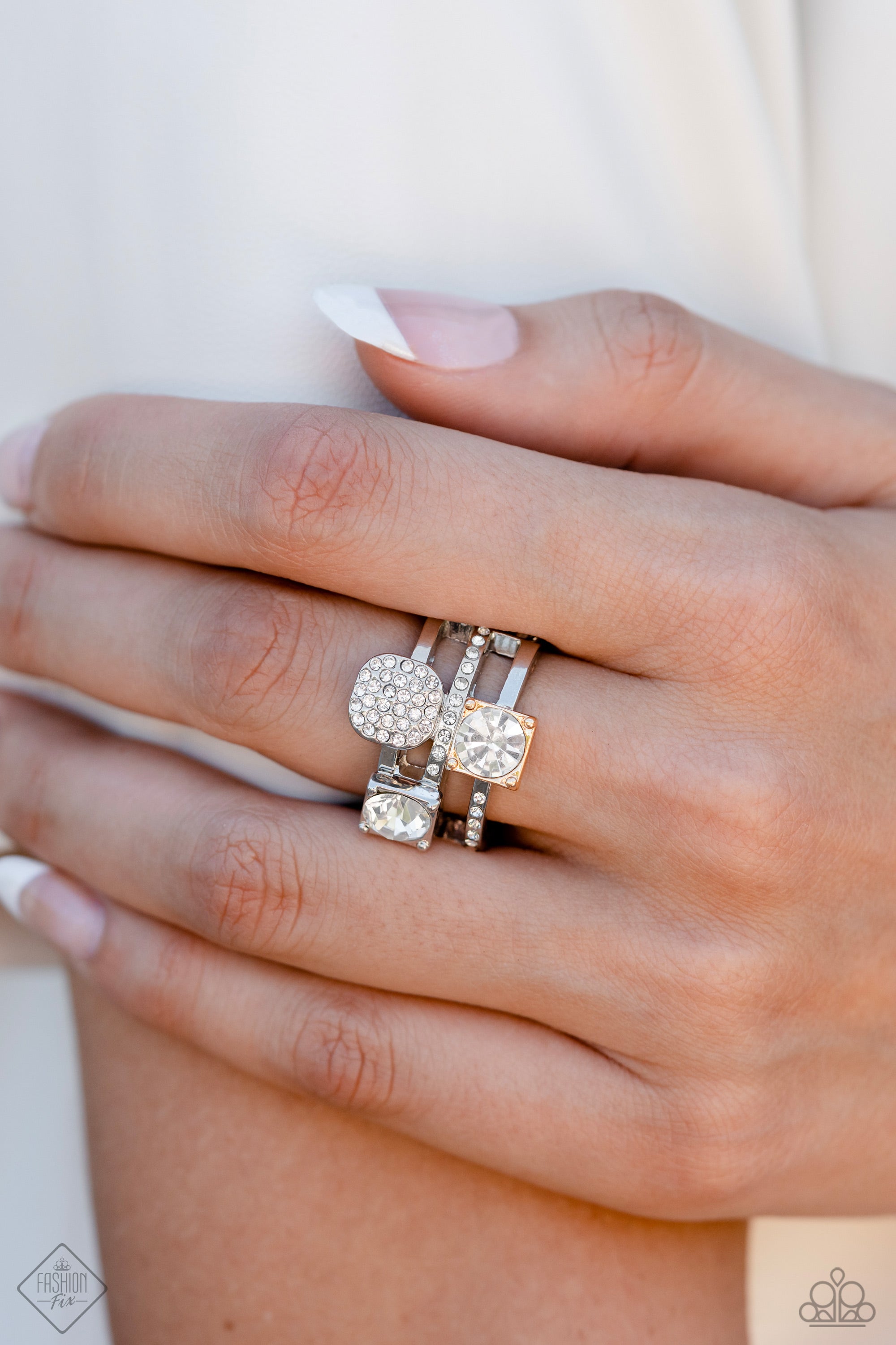TAILORED TWO-TONE MULTI-RING