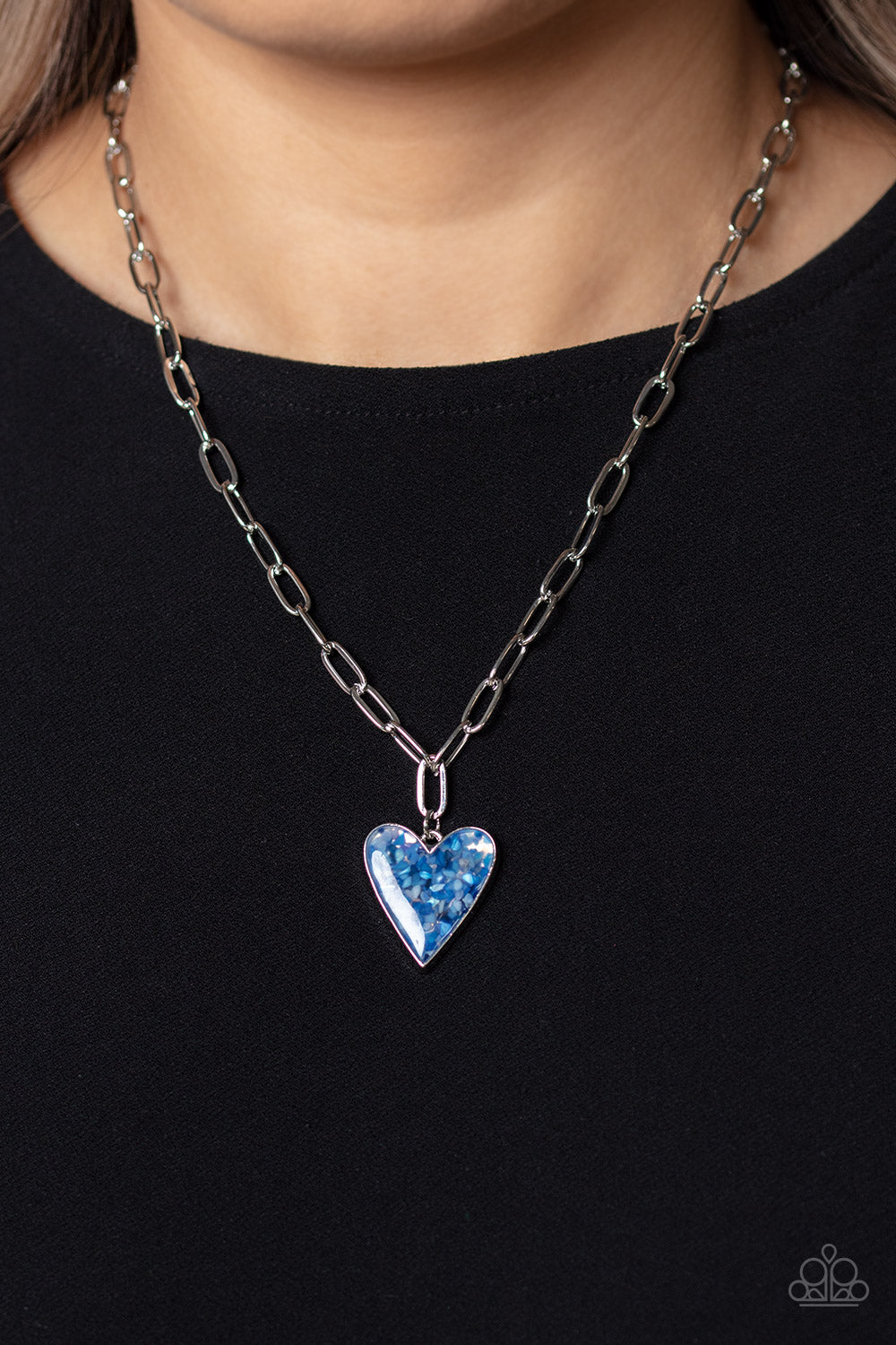 KISS AND SHELL BLUE-NECKLACE