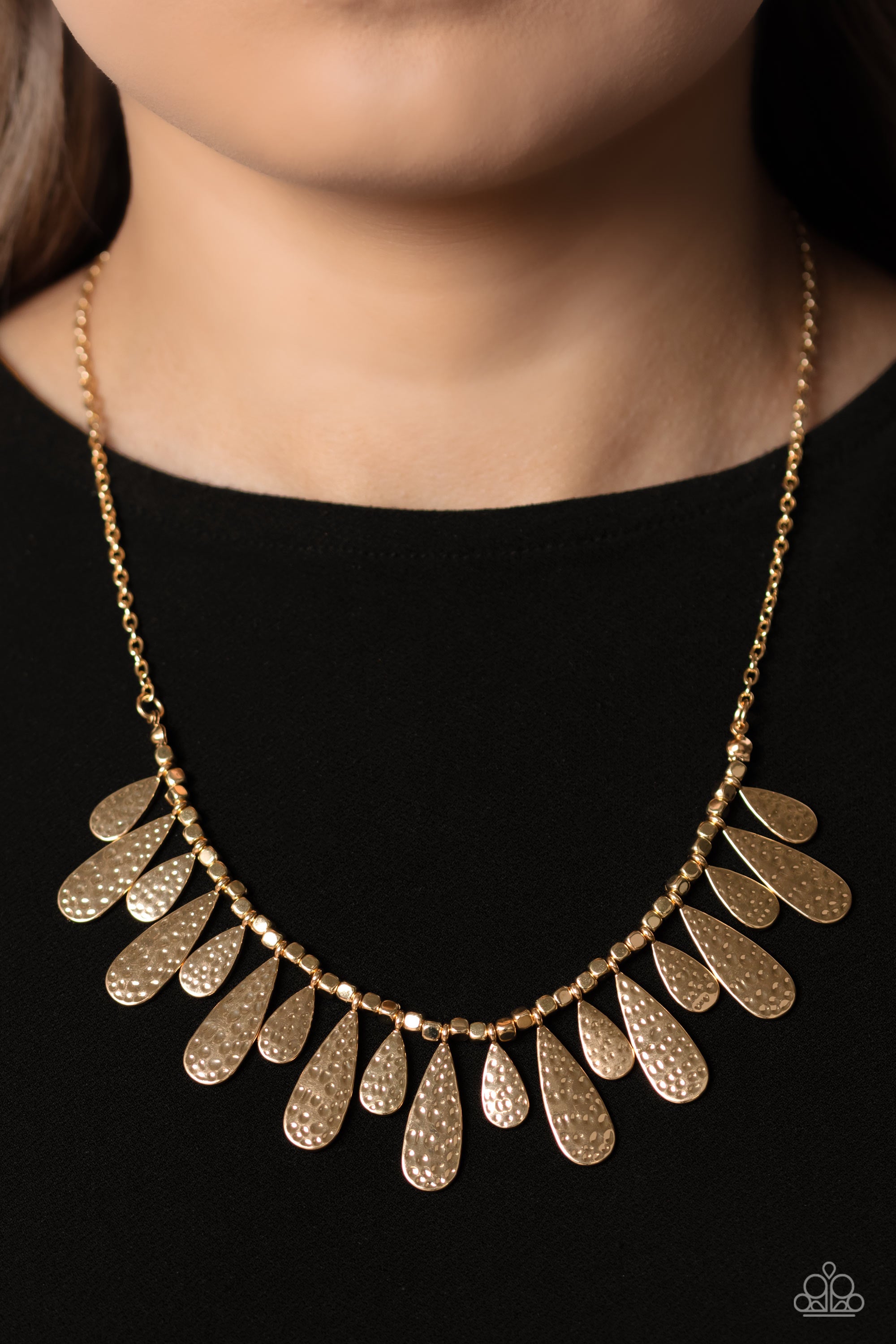 COMPELLING CONFETTI GOLD-NECKLACE