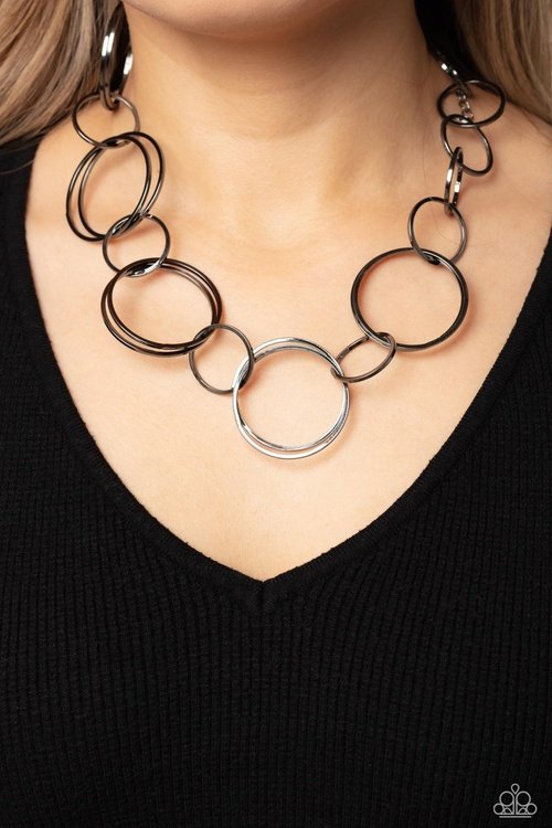 SHIMMERING SYMPHONY BLACK-NECKLACE