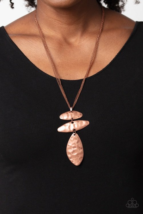 MONOCHROMATIC MODEL COPPER-NECKLACE