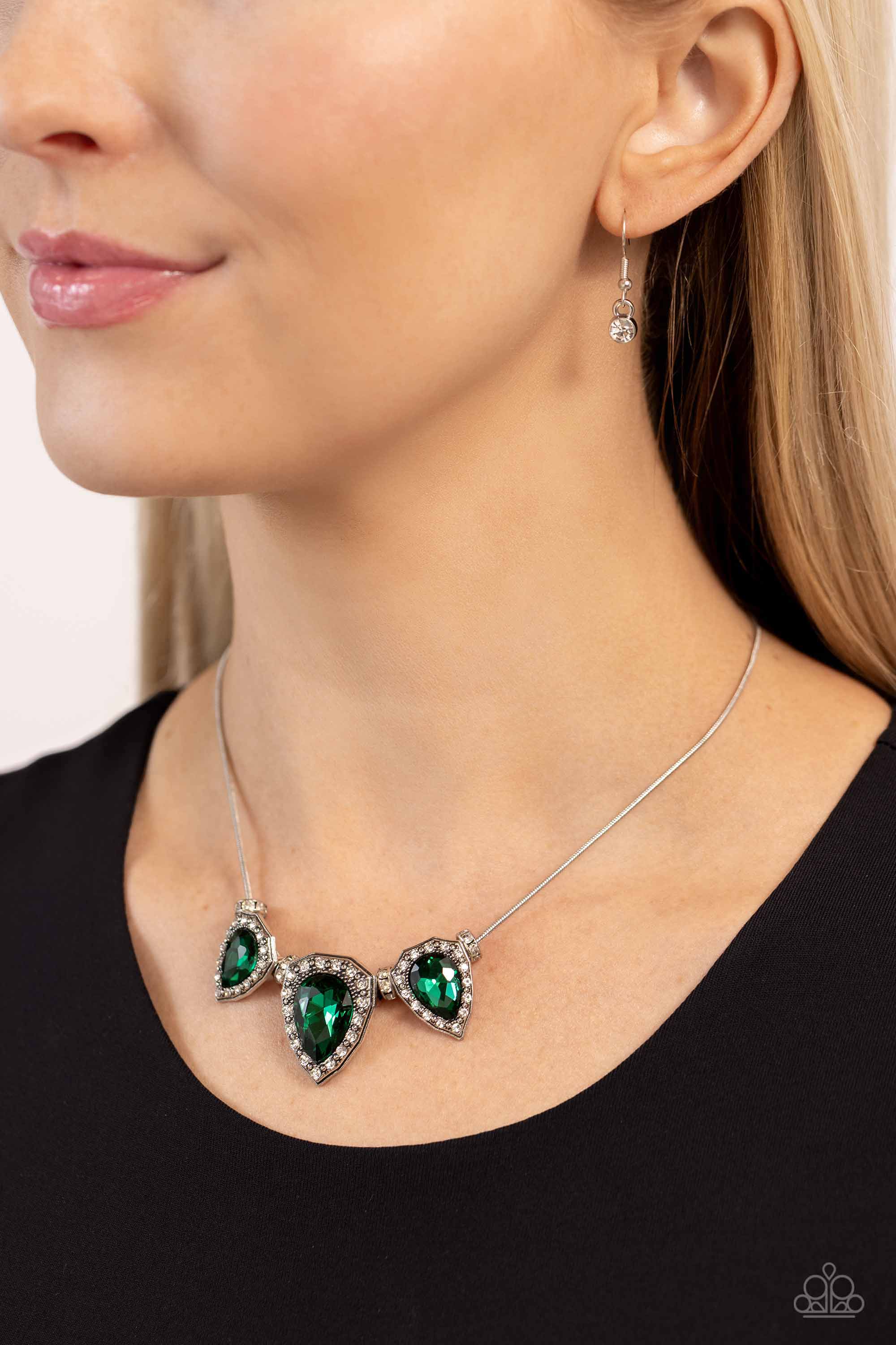 MAJESTIC MET BALL GREEN-NECKLACE