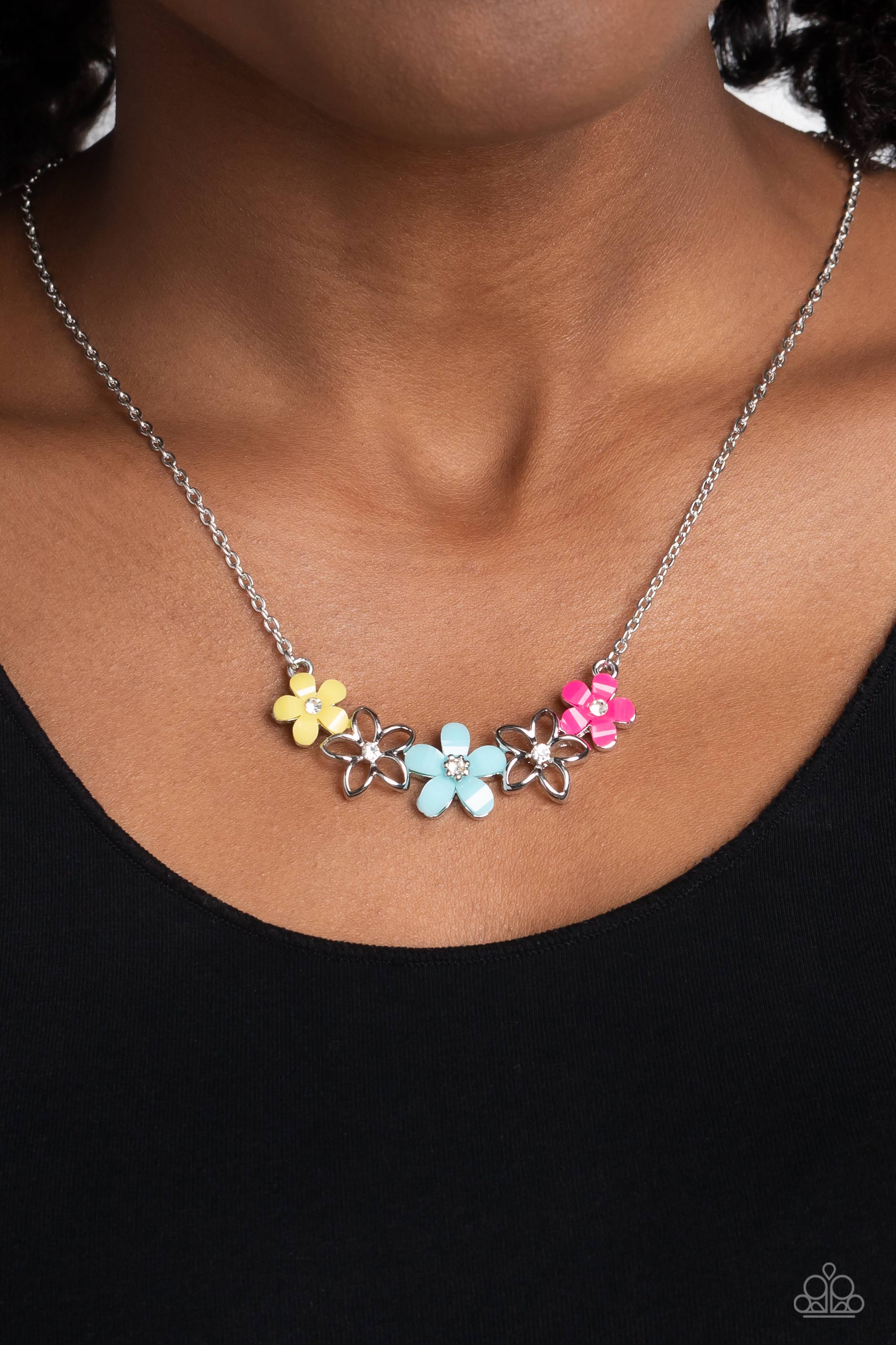 WILDFLOWER ABOUT YOU BLUE-NECKLACE