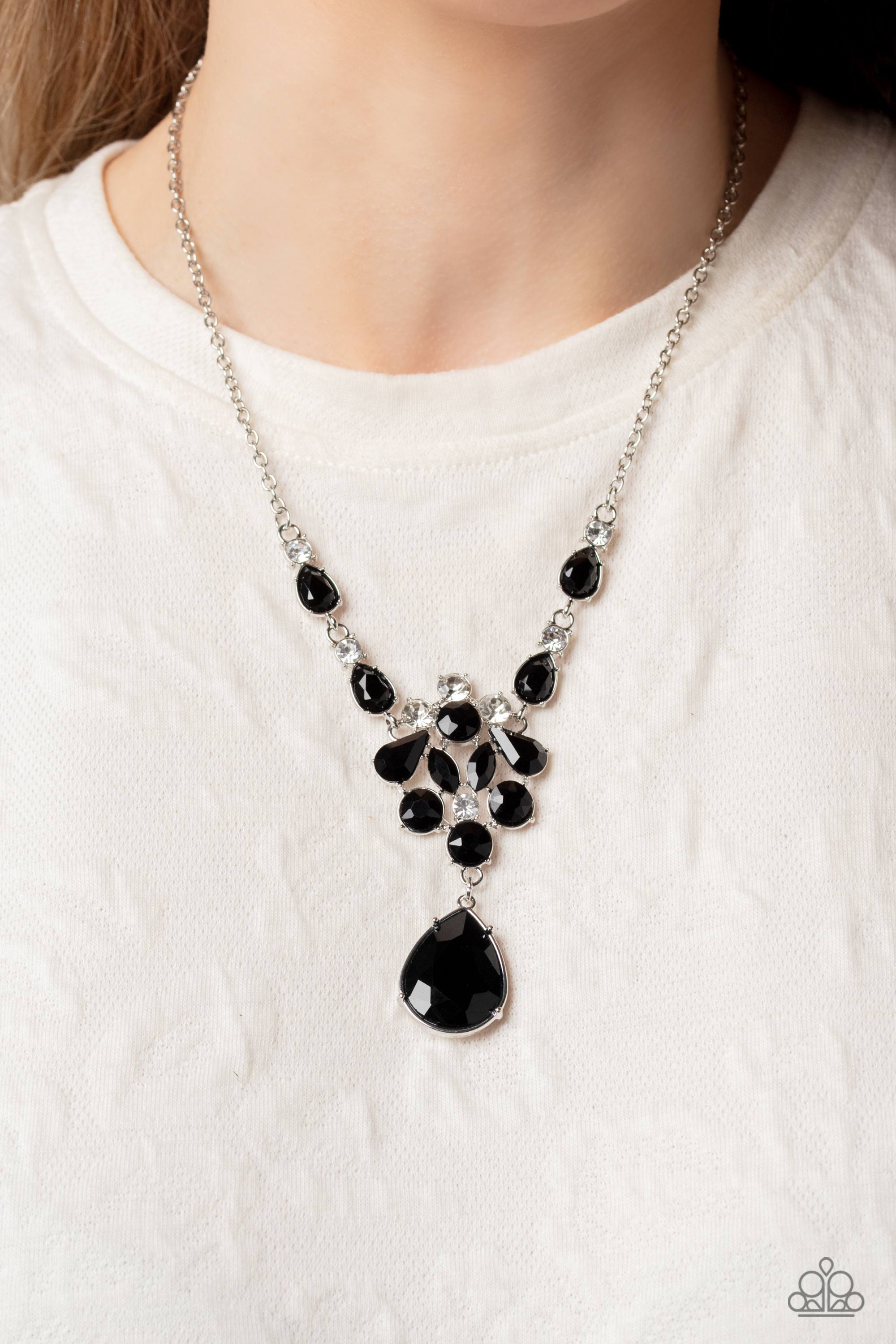 TWINKLE OF AN EYE BLACK-NECKLACE