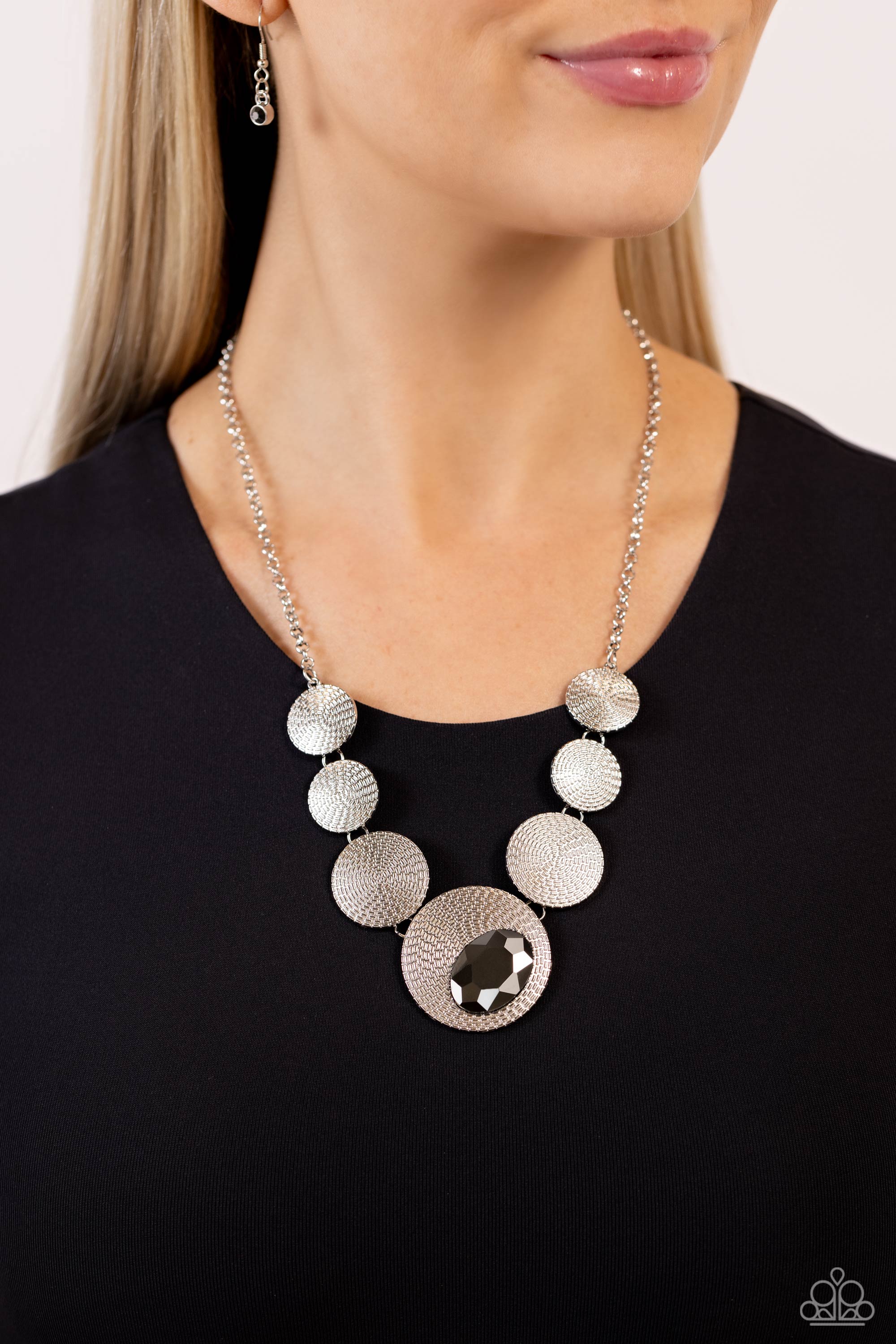 EDGY OR NOT SILVER-NECKLACE