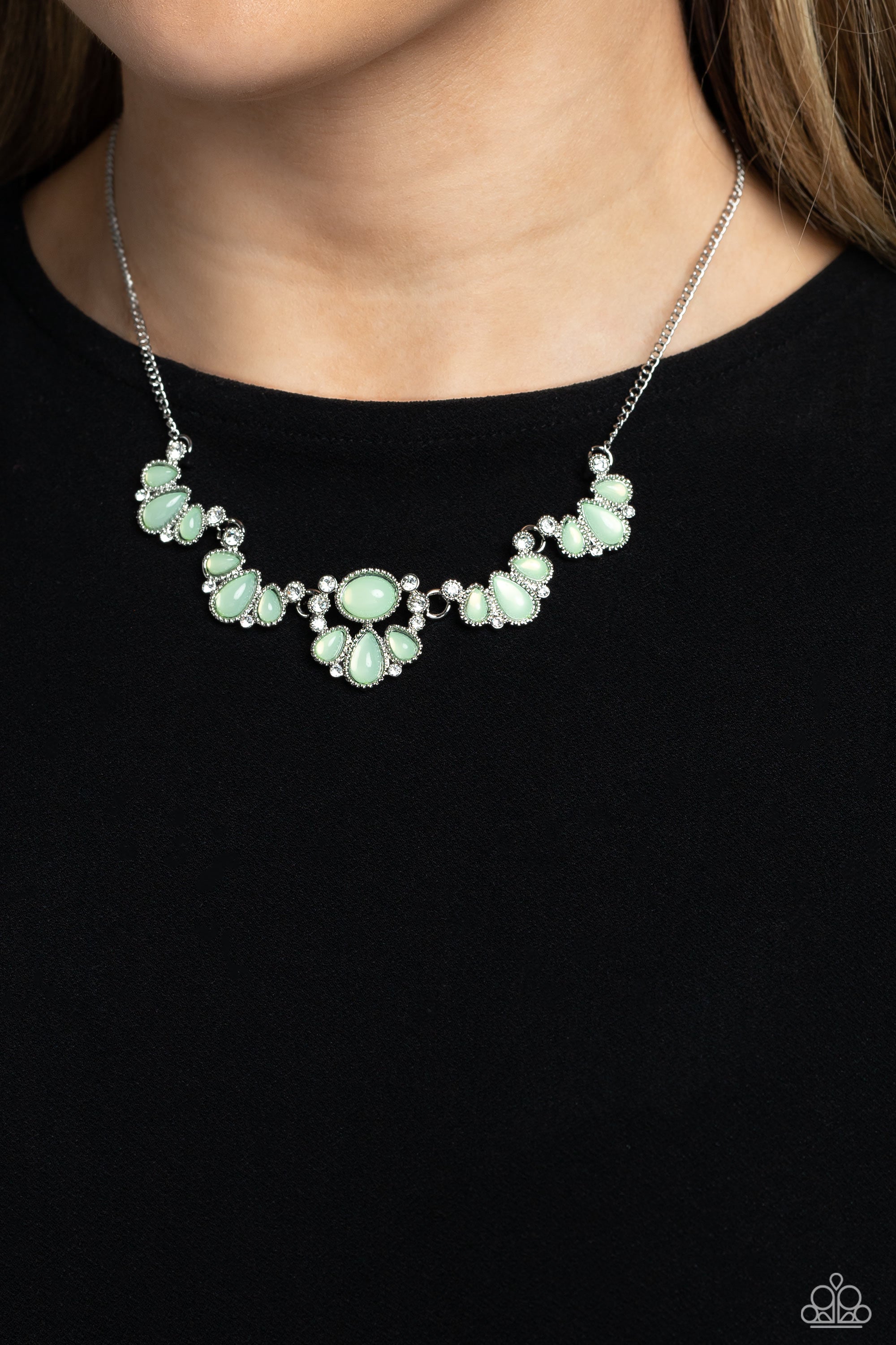 DANCING DIMENSION GREEN-NECKLACE