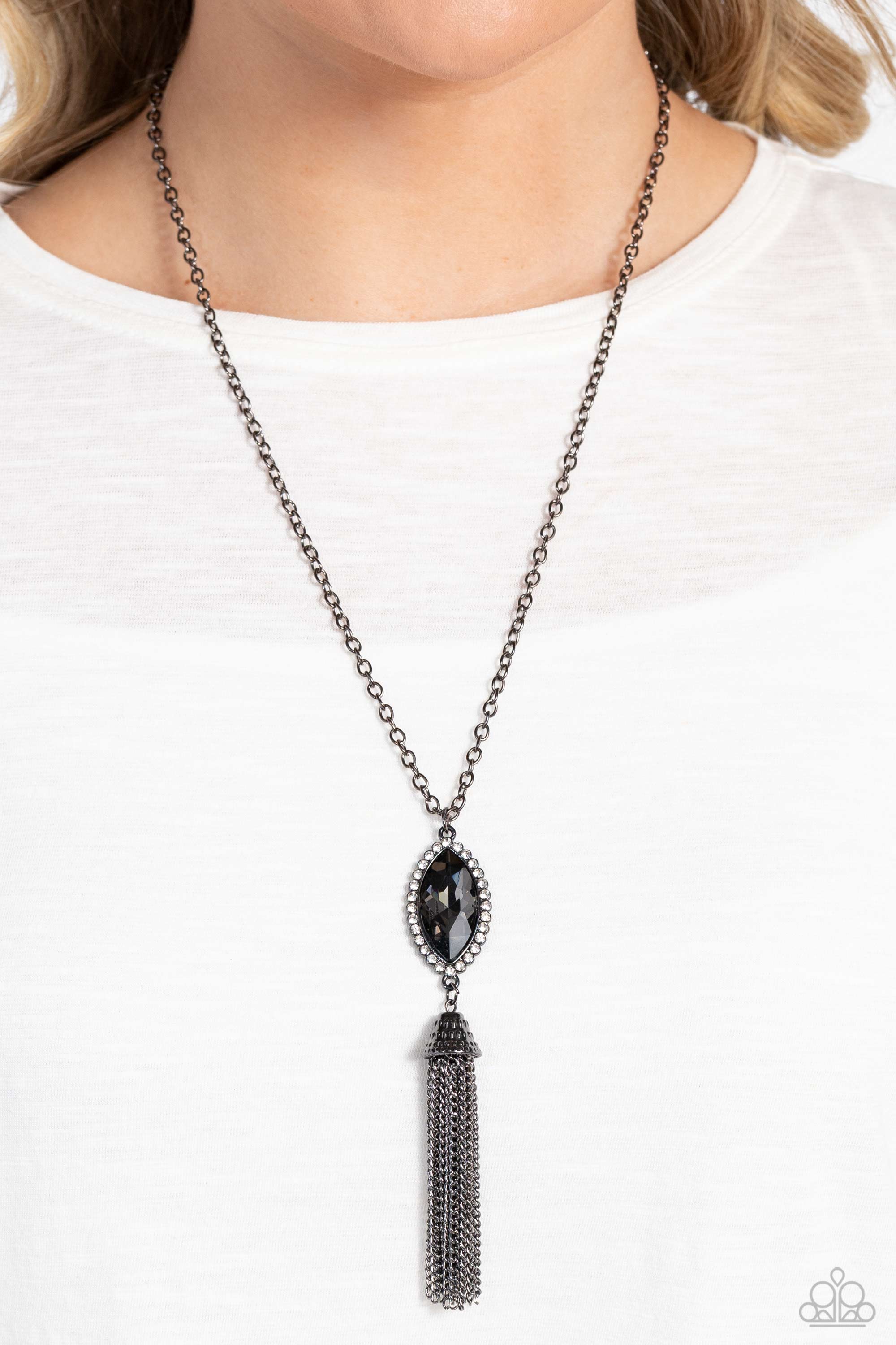 TASSEL TABLOID BLACK-NECKLACE