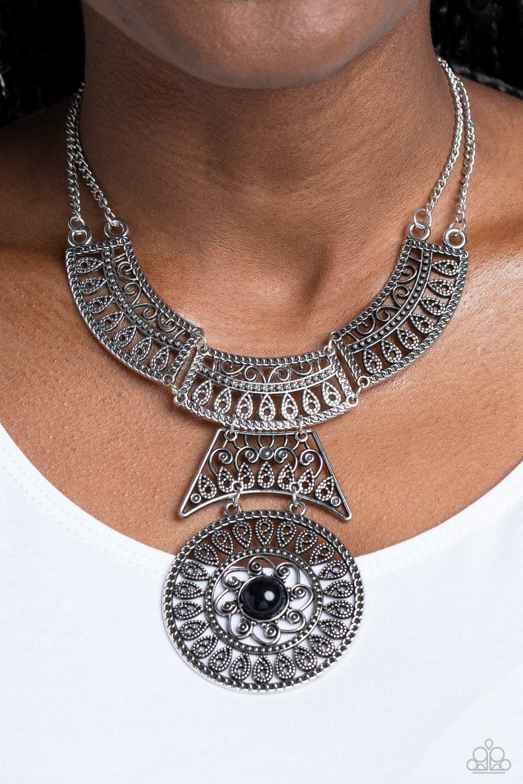 FETCHING FILIGREE BLACK-NECKLACE