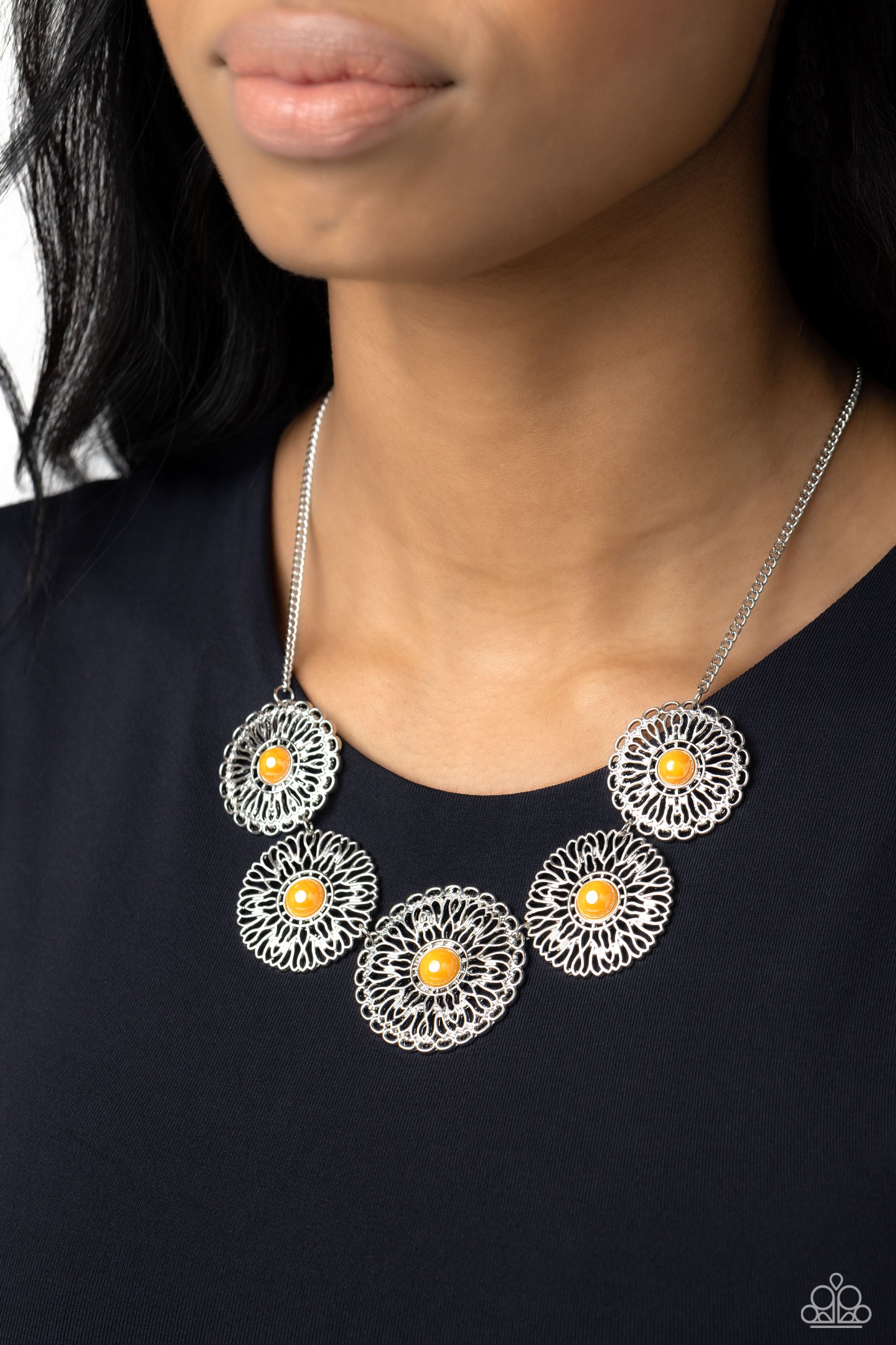 CHRYSANTHEMUM CRAZE ORANGE-NECKLACE