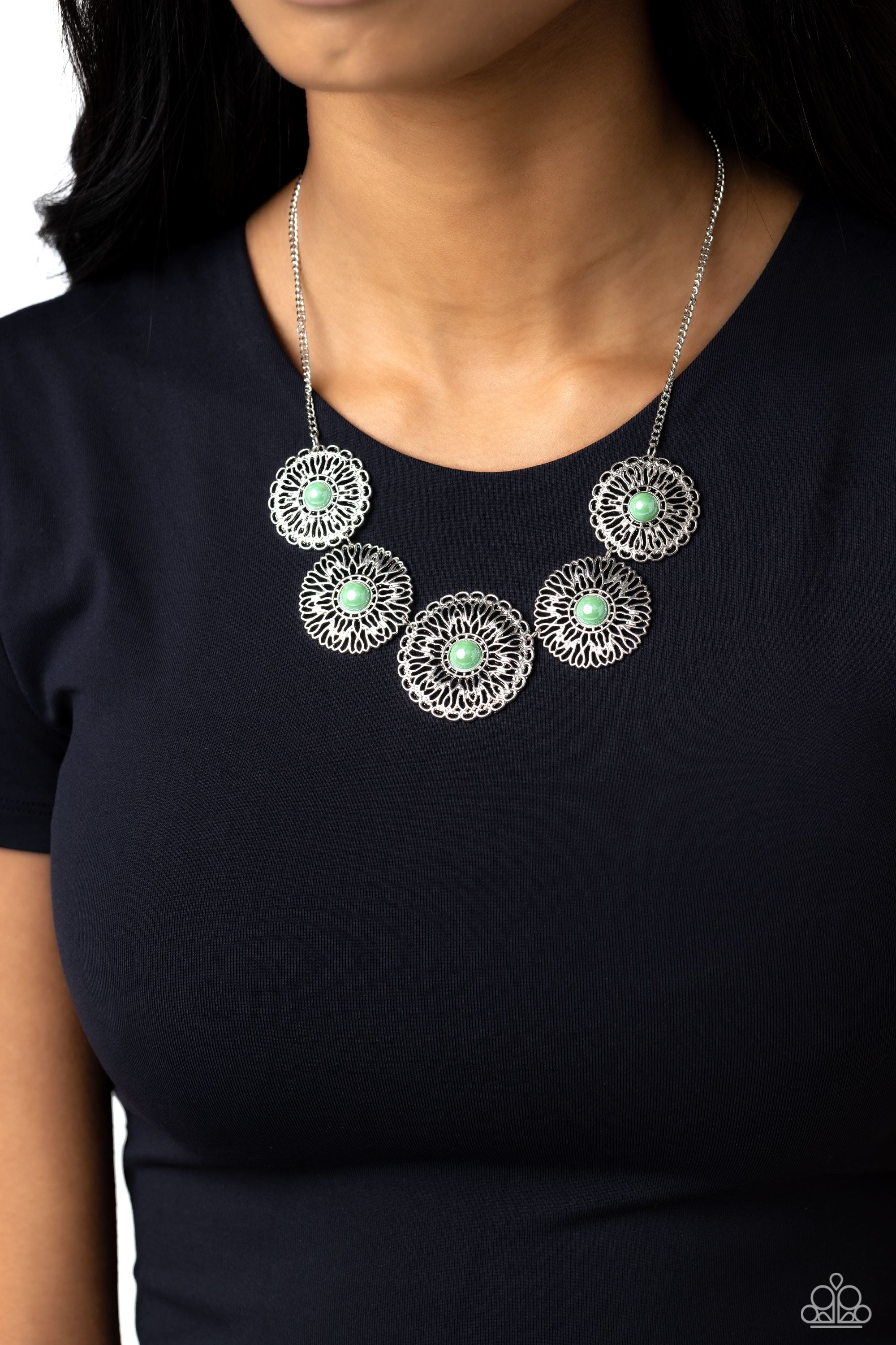 CHRYSANTHEMUM CRAZE GREEN-NECKLACE