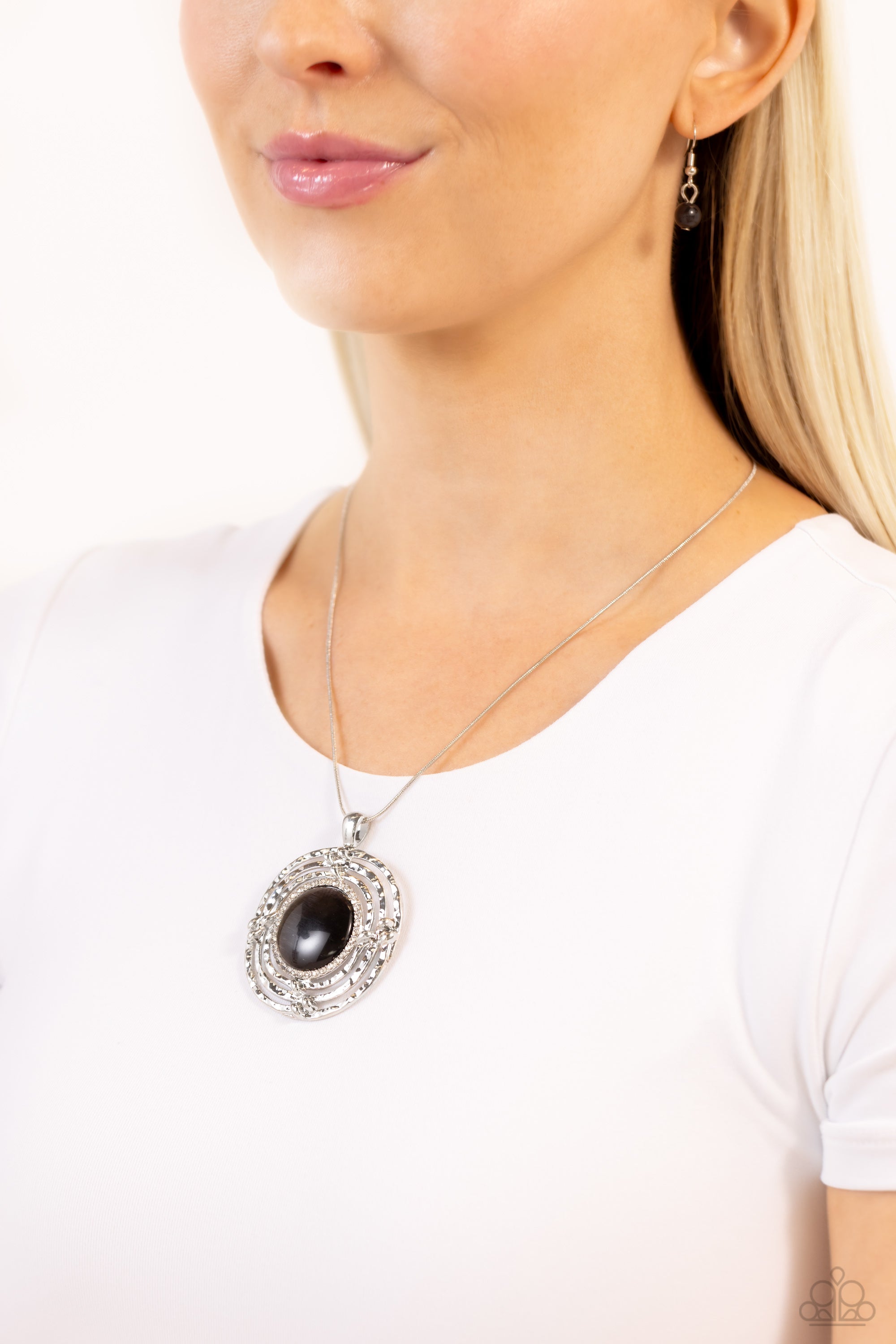 MAZE STUNNER BLACK-NECKLACE