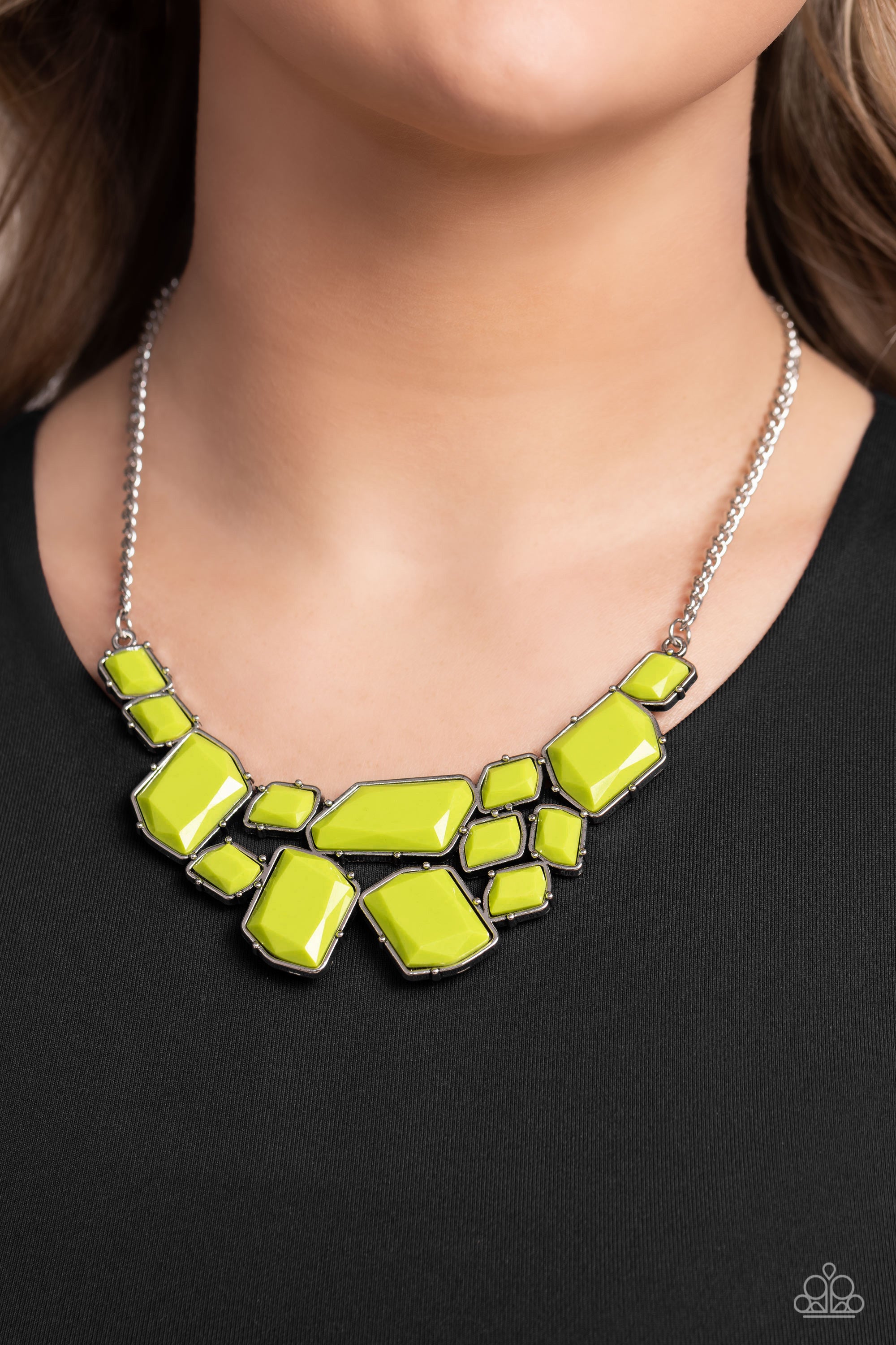 ENERGETIC EMBERS GREEN-NECKLACE