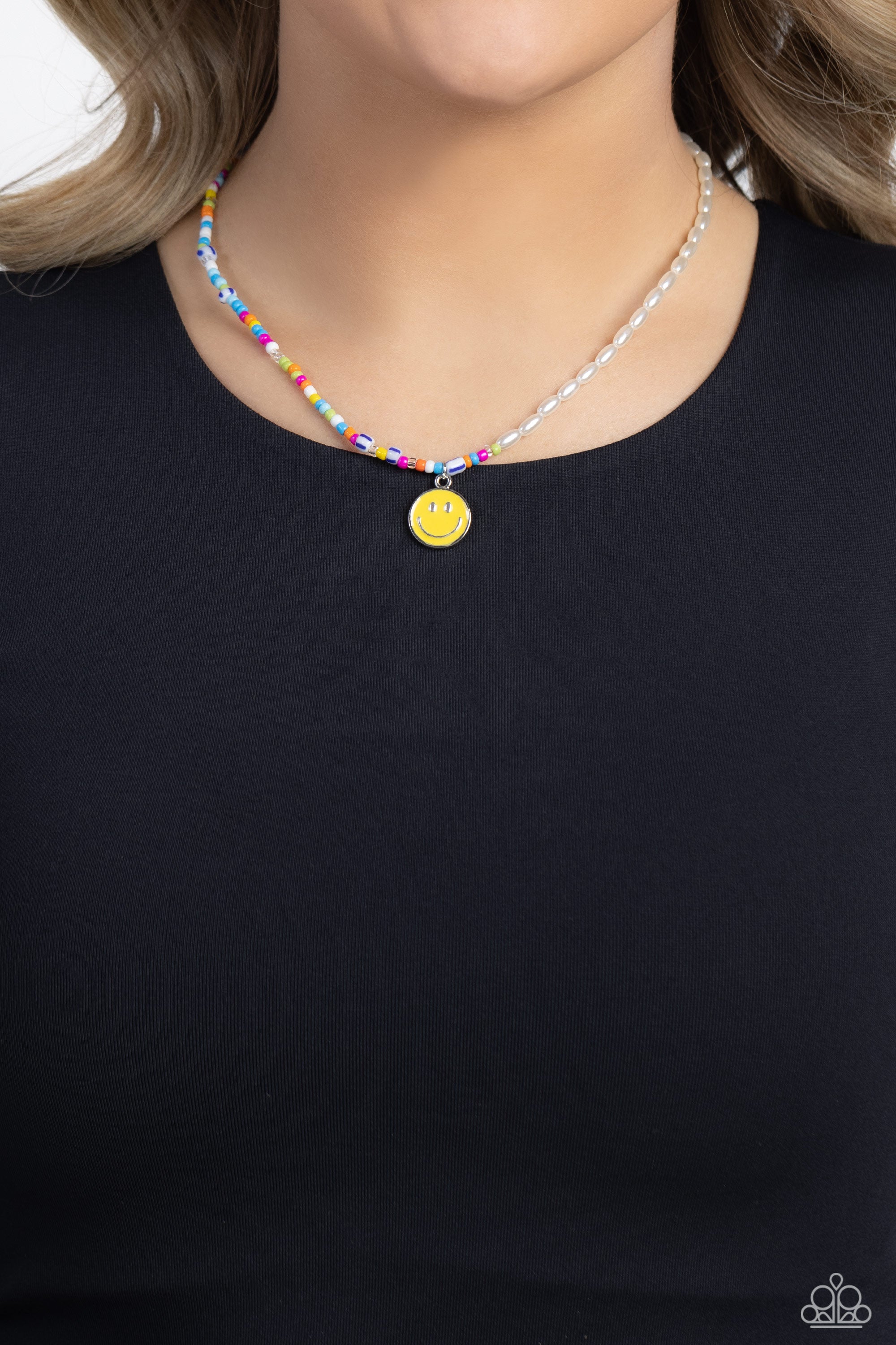 SMILING SHOWDOWN YELLOW-NECKLACE