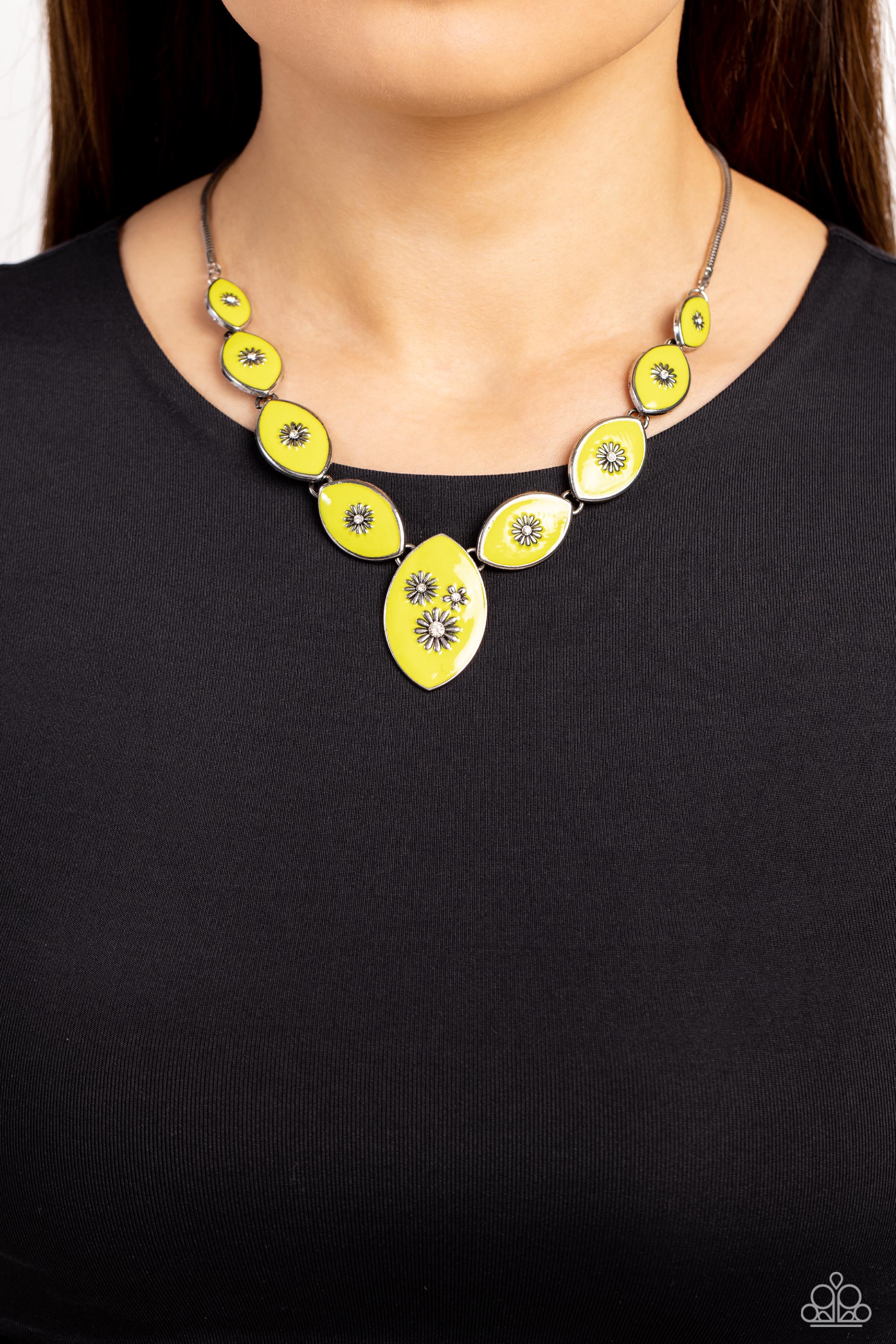 PRESSED FLOWERS GREEN-NECKLACE