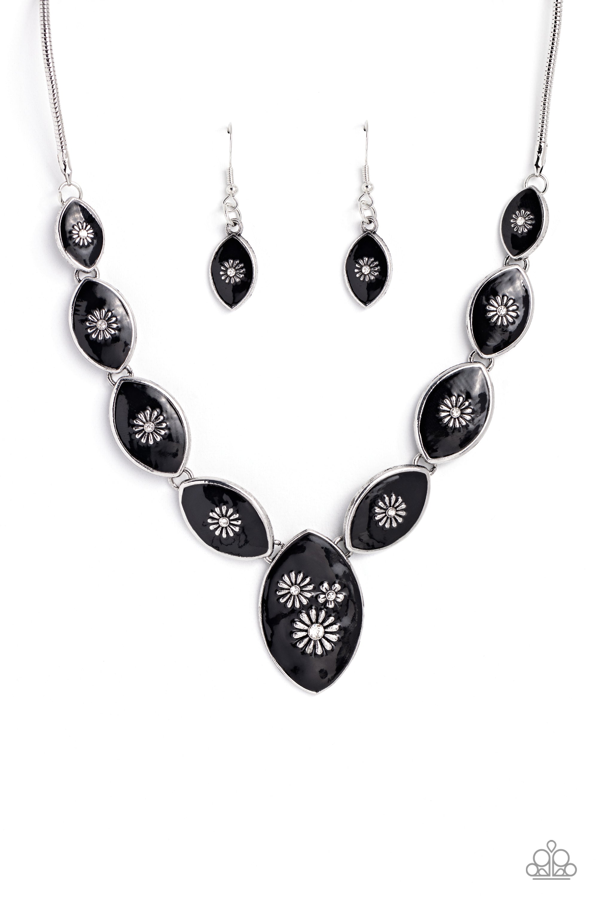 PRESSED FLOWERS BLACK-NECKLACE