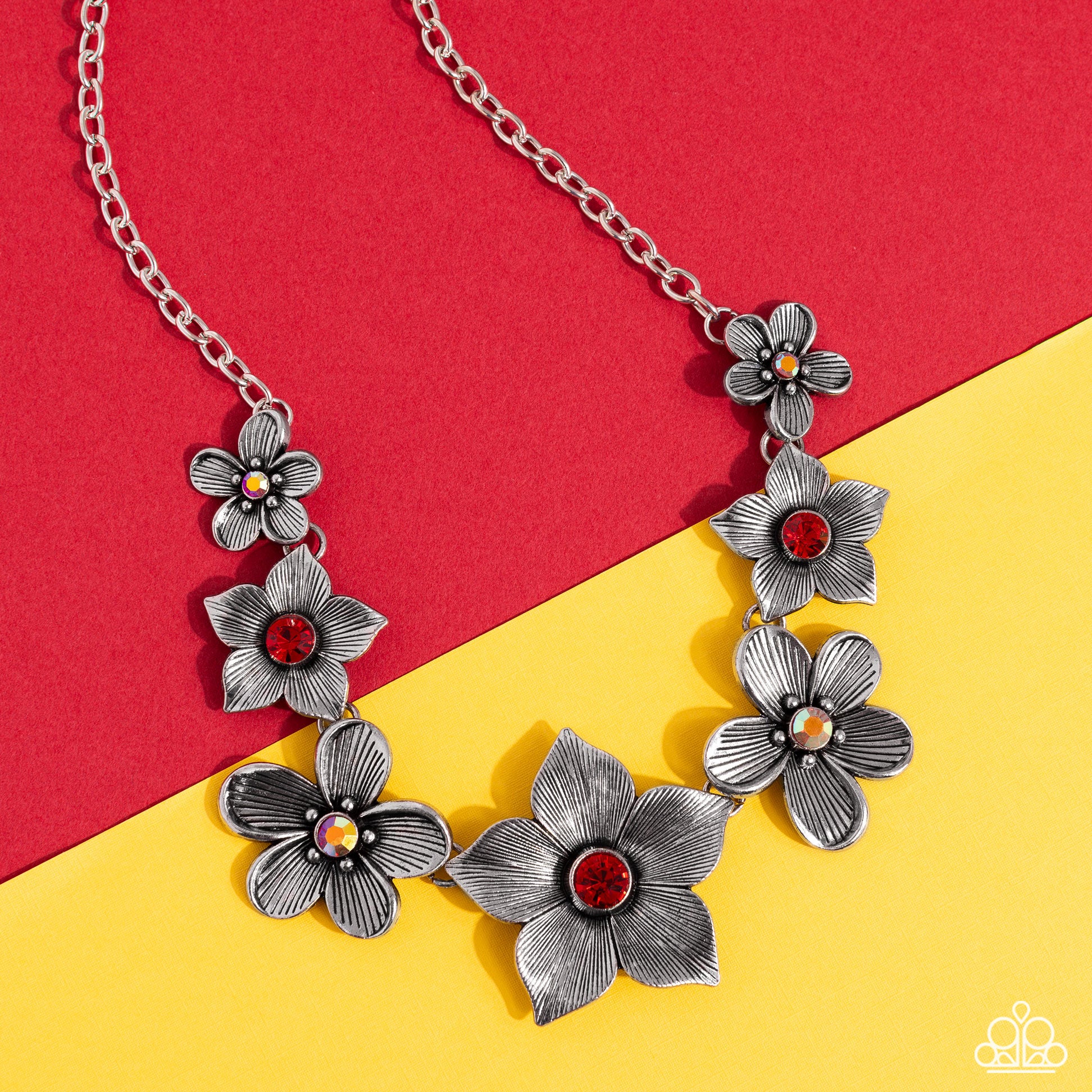 FREE FLORAL RED-NECKLACE