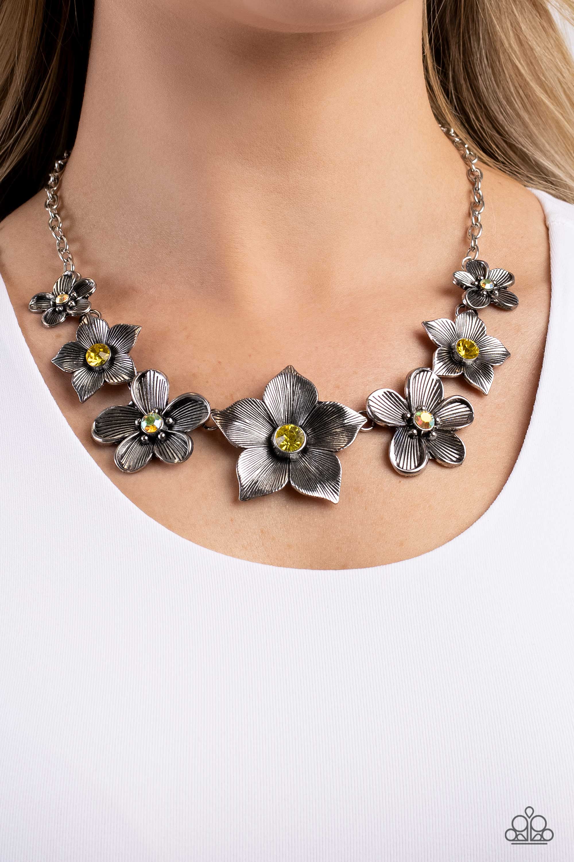 FREE FLORAL YELLOW-NECKLACE