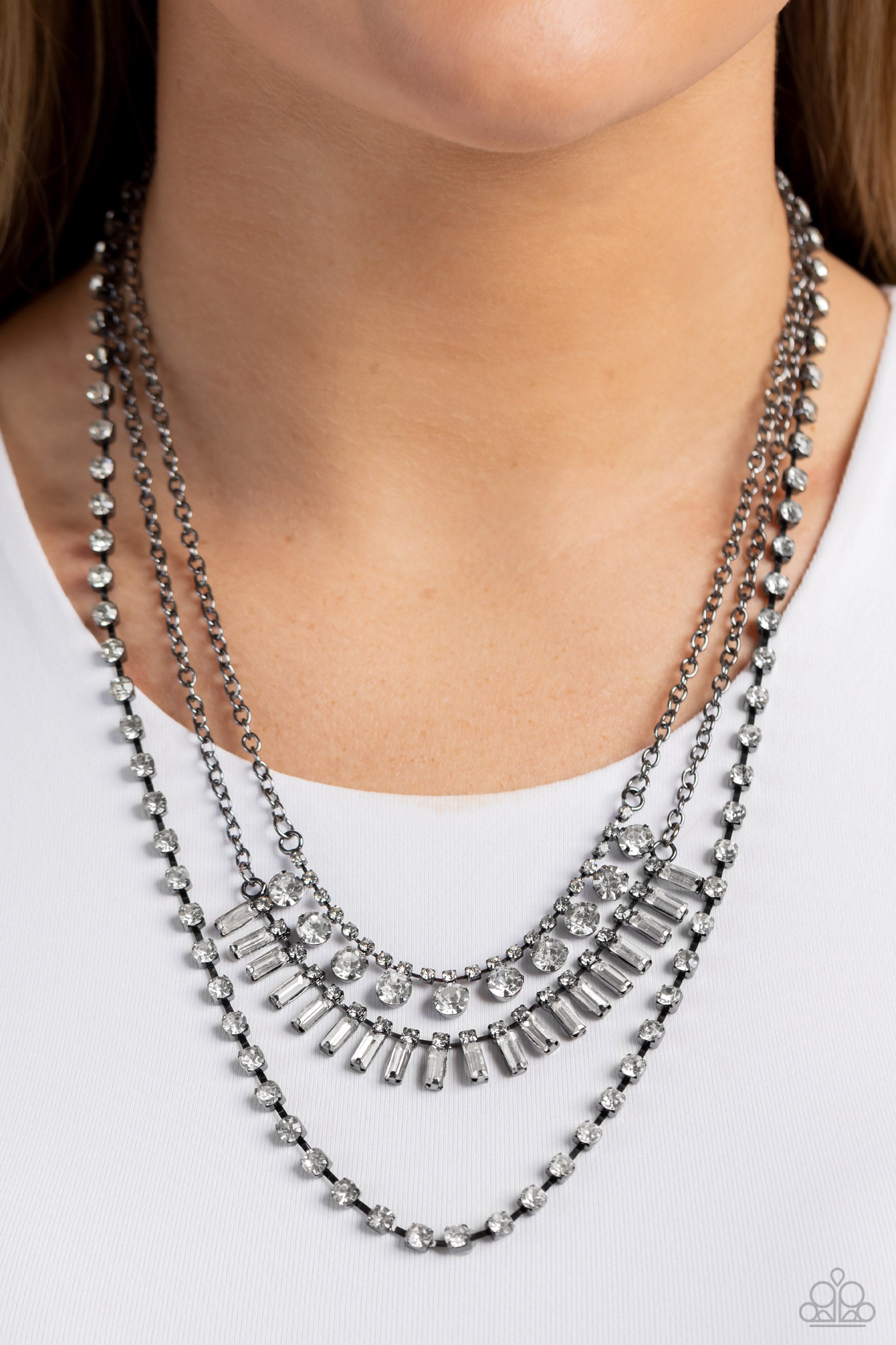 DRIPPING IN STARDUST BLACK-NECKLACE