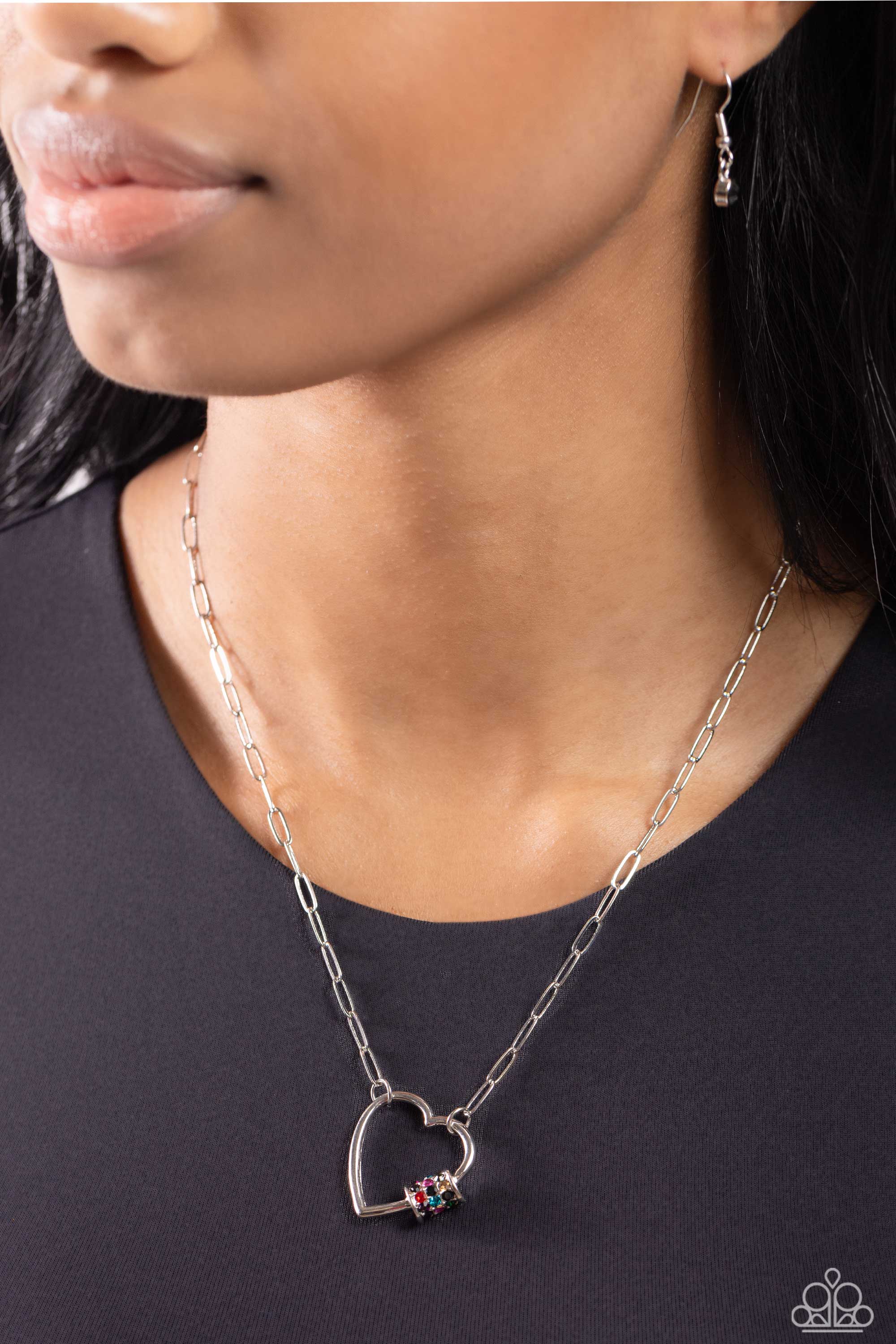 AFFECTIONATE ATTITUDE BLACK-NECKLACE